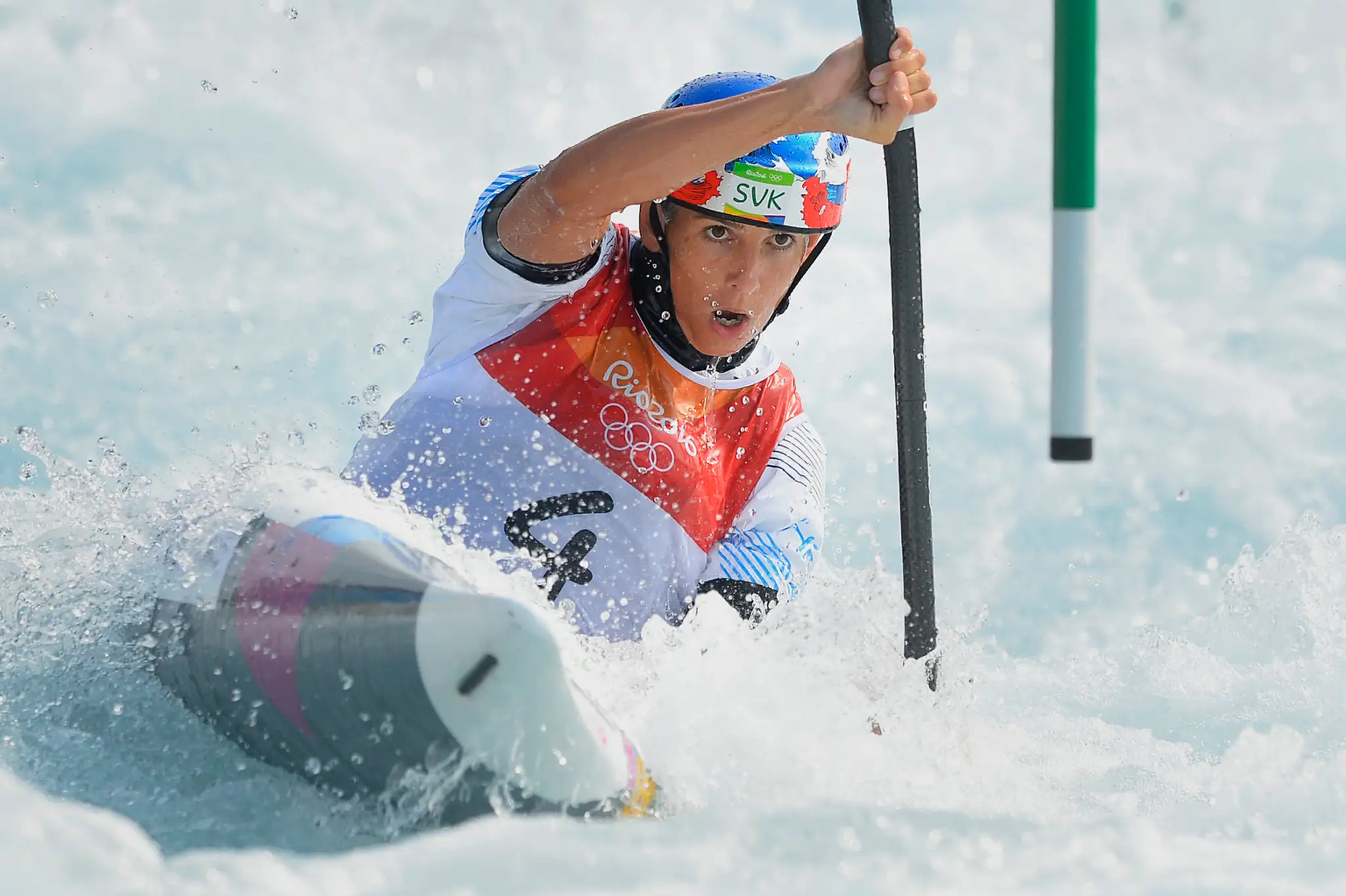 Jana Dukátová v kvalifikačnej jazde v kategórii K1 ženy počas LOH v brazílskom Riu de Janeiro.