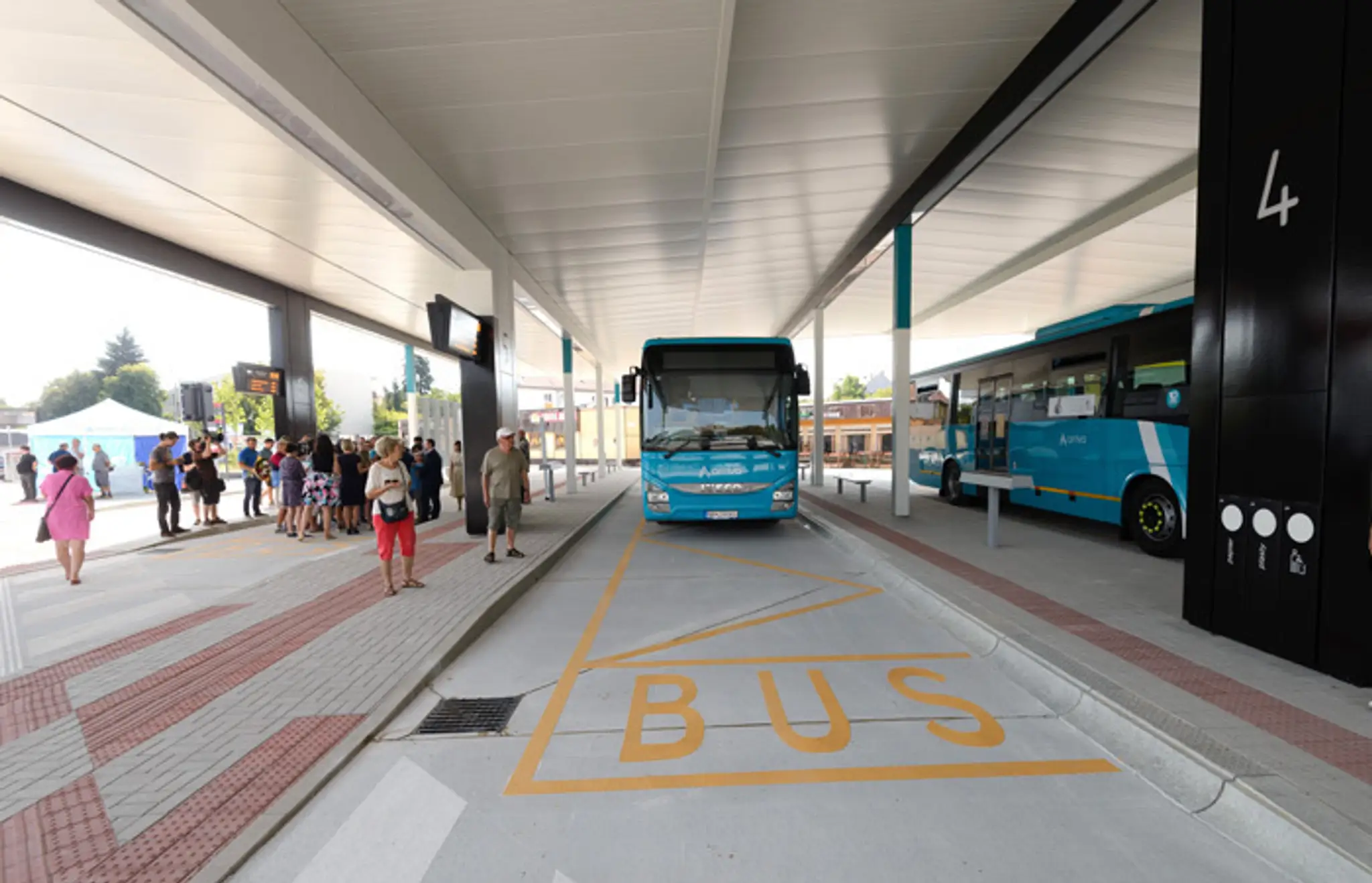 Zmodernizovaná autobusová stanica v Nitre.