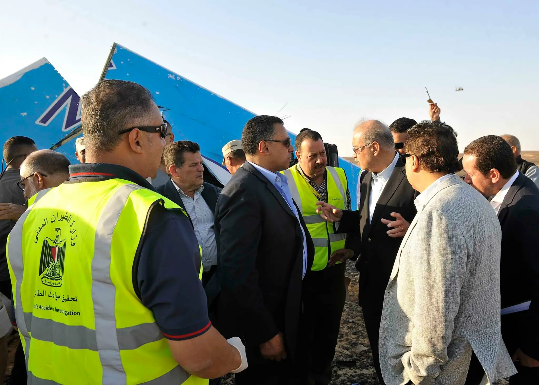 Egyptský premiér Šerif Ismail a ďalší štátni predstavitelia prišli na miesto nešťastia.