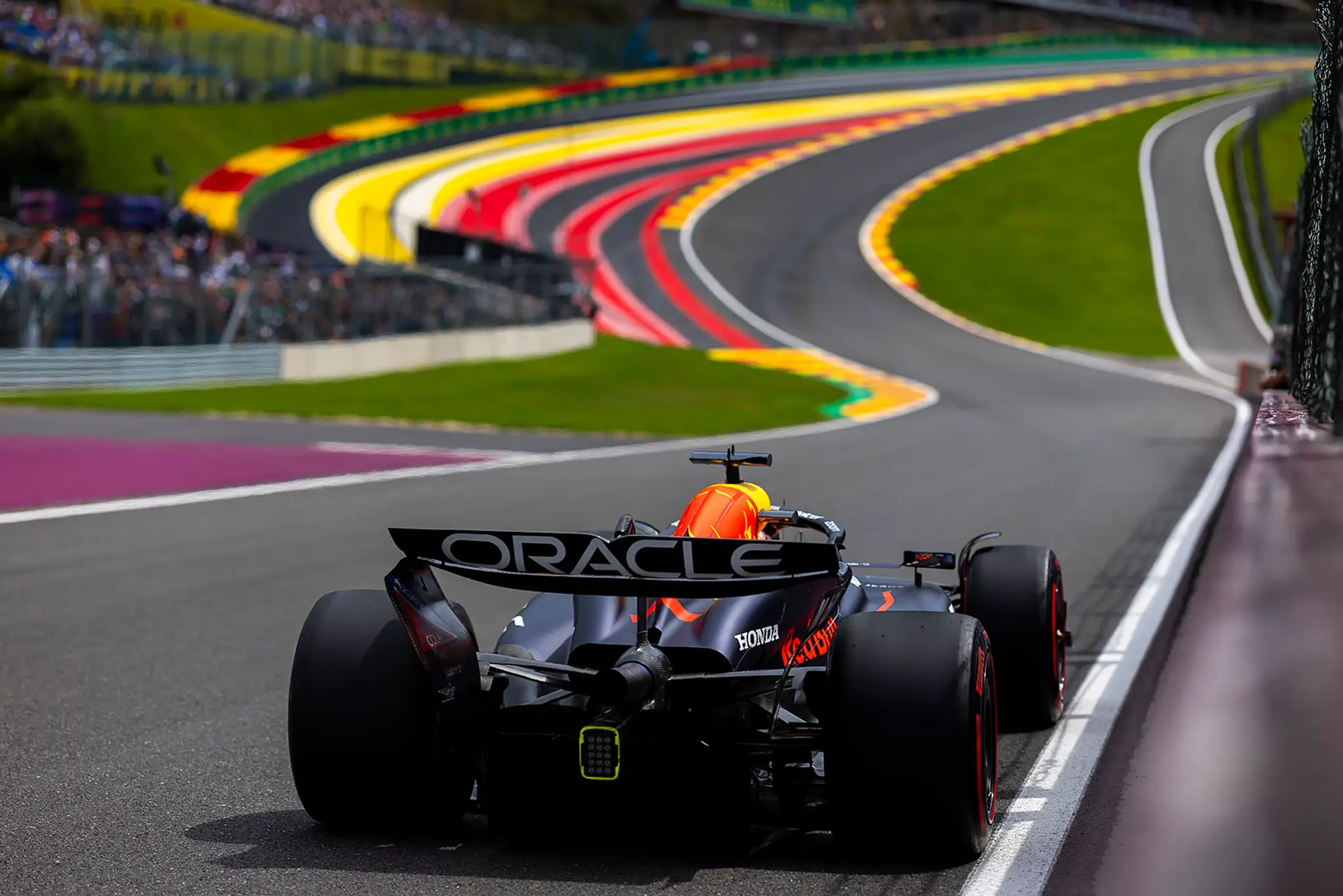 Líder celkového poradia Max Verstappen sa v Belgicku pokúsil o ďalšie prvenstvo.