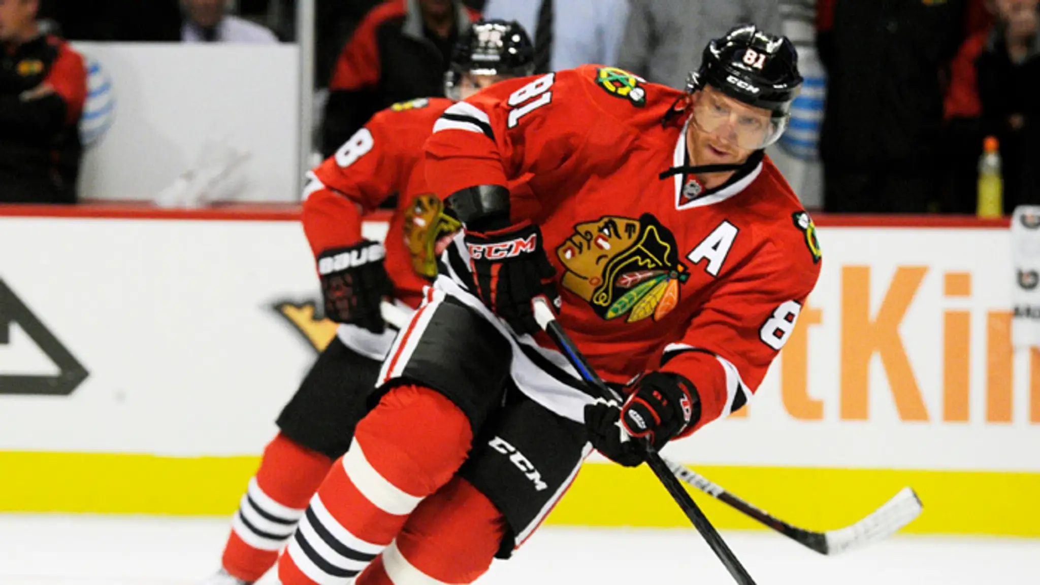 Pravé krídlo Chicaga Blackhawks Marián Hossa (81).