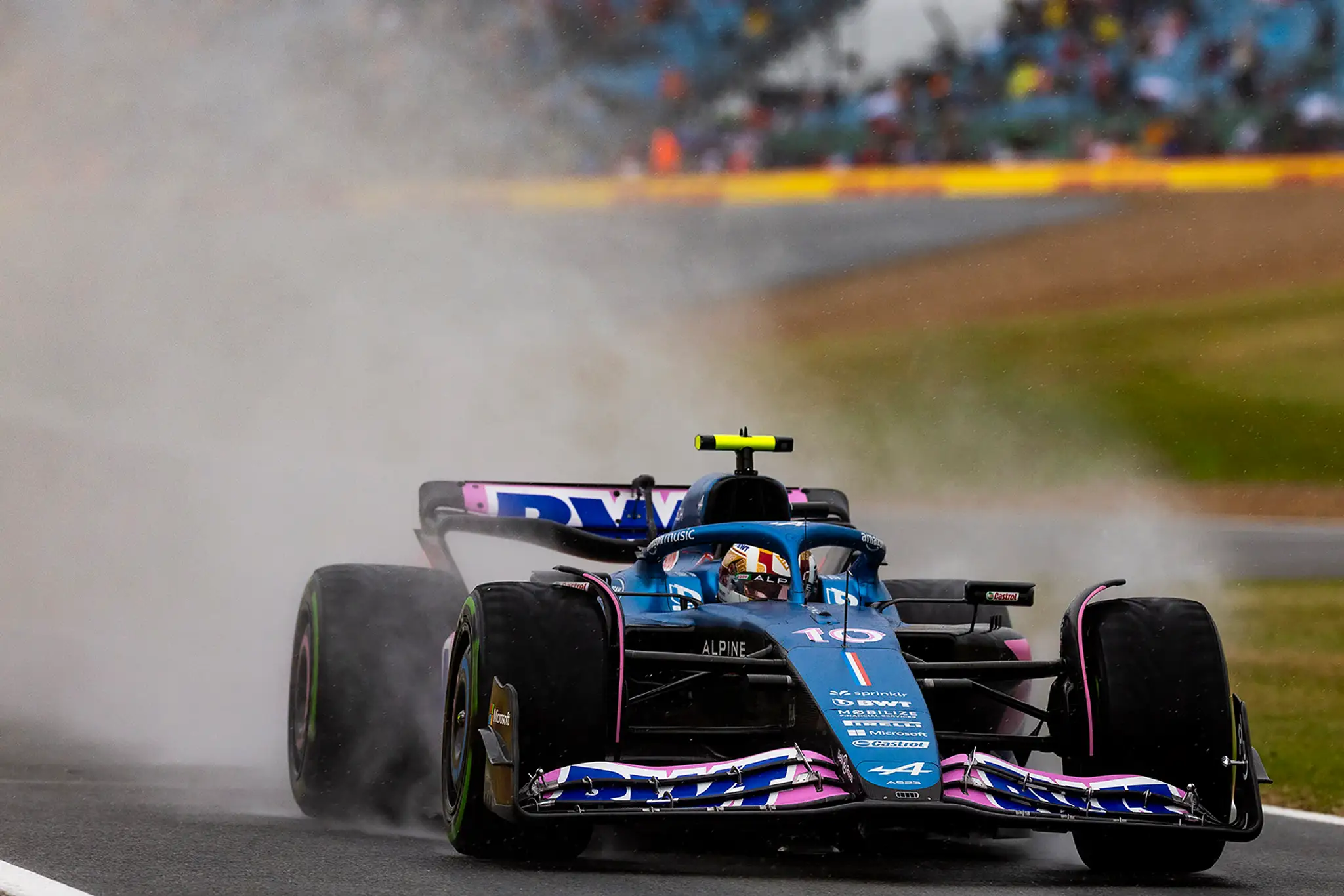 Pierre Gasly na okruhu vo Veľkej Británii.