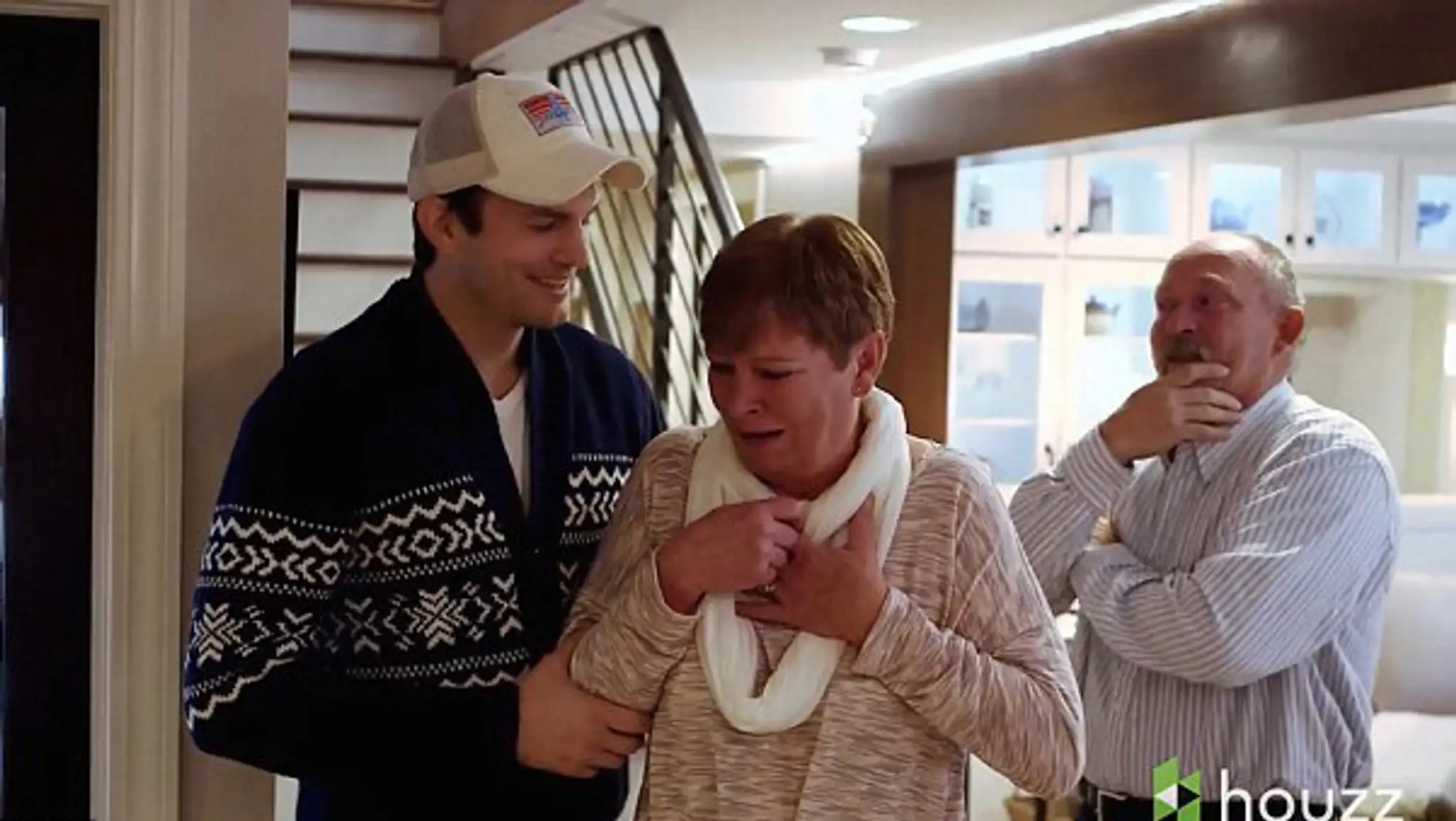 Ashton Kutcher prerobil svojej mame dom.