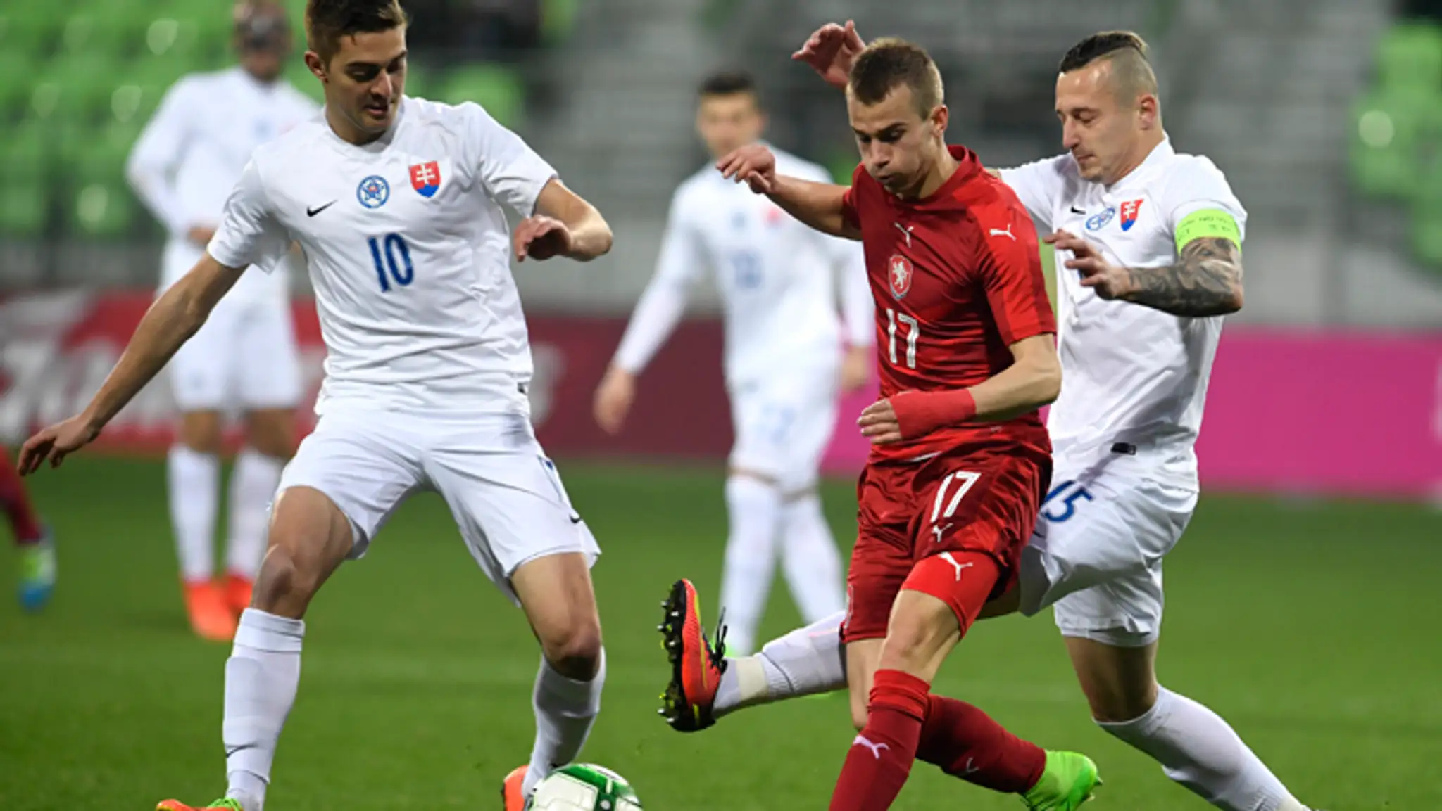 Čech Václav Černý (uprostred) a dvojica Slovákov Michal Faško (vľavo) a Adam Zreľák.