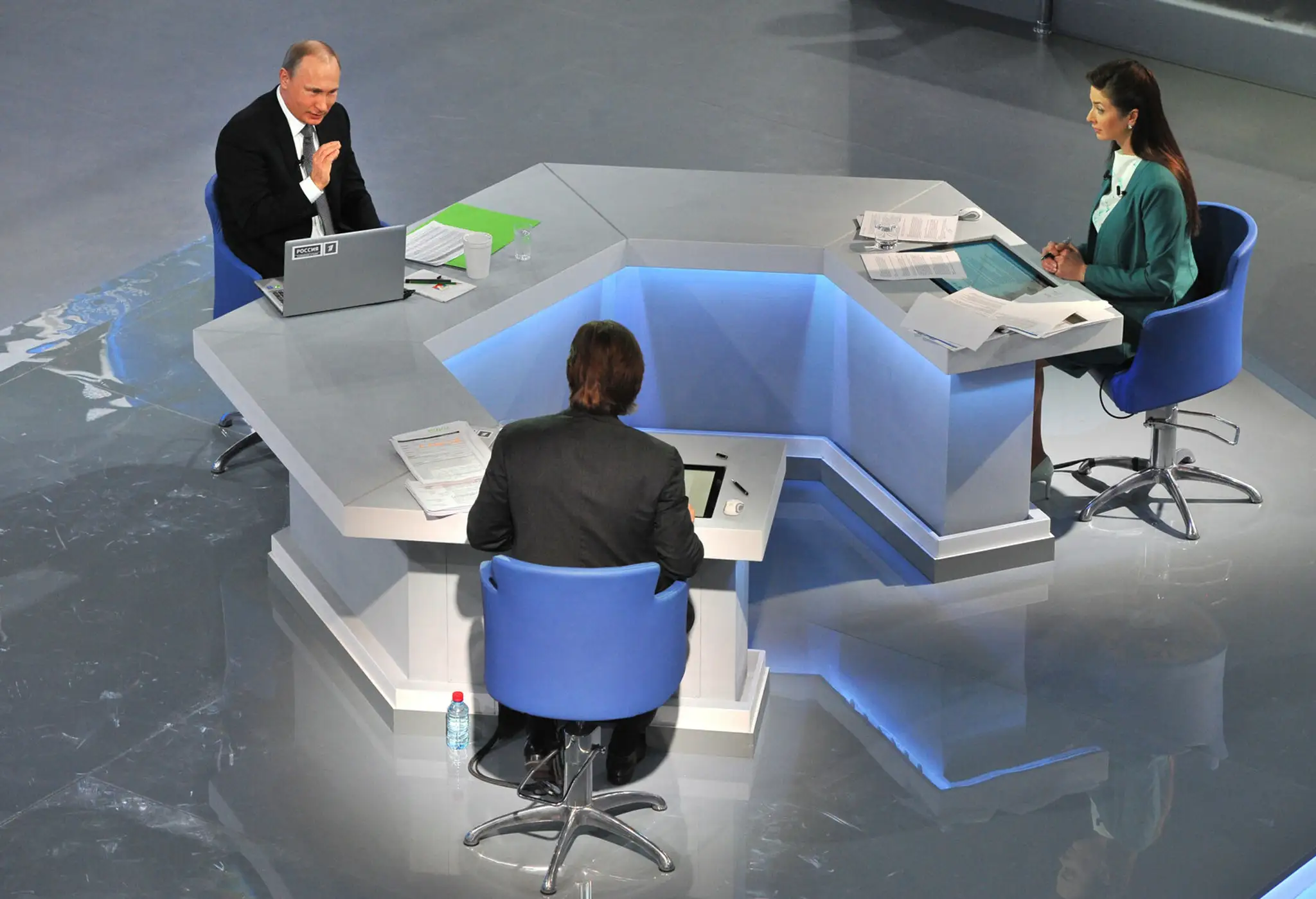 Putin v televíznej relácií Priama linka