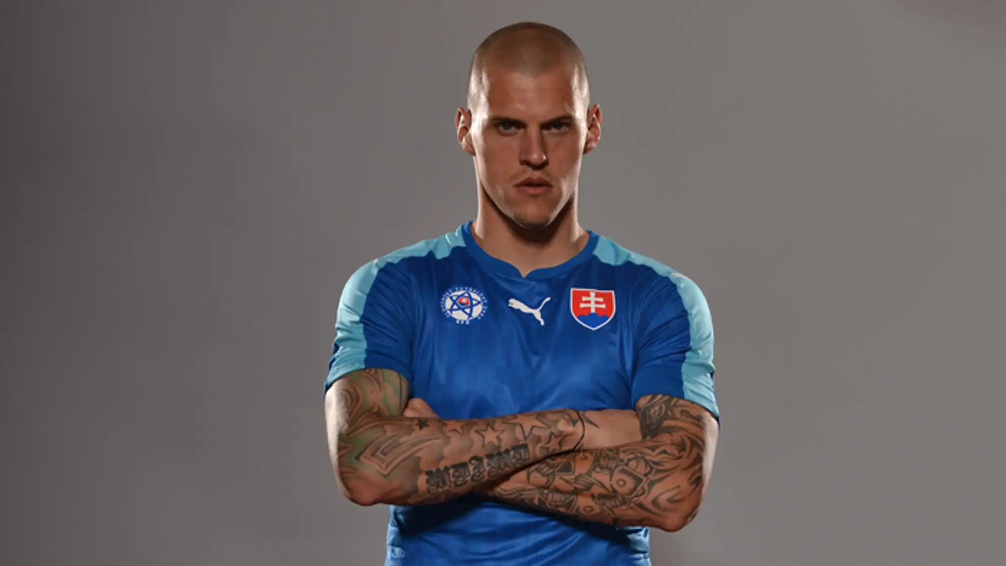 Martin Škrtel v novom reprezentančnom drese pre vonkajšie zápasy.