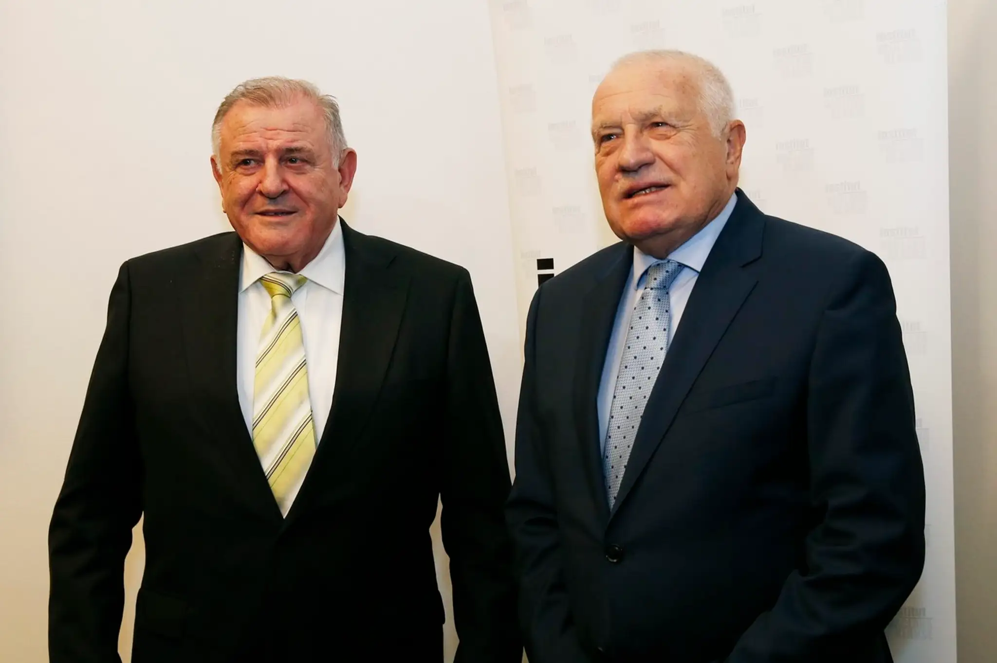 Vladimír Mečiar a Václav Klaus na archívnej snímke z roku 2017.