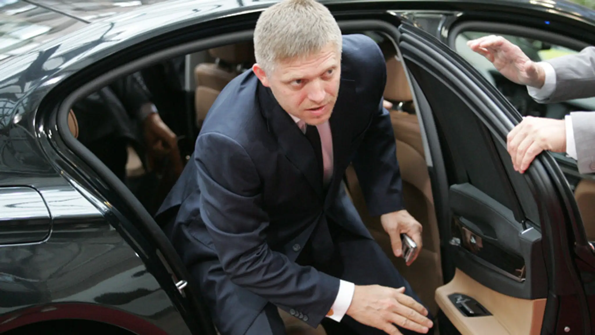 Slovenský premiér Robert Fico prichádza na mimoriadne rokovanie lídrov krajín EÚ v Bruseli.