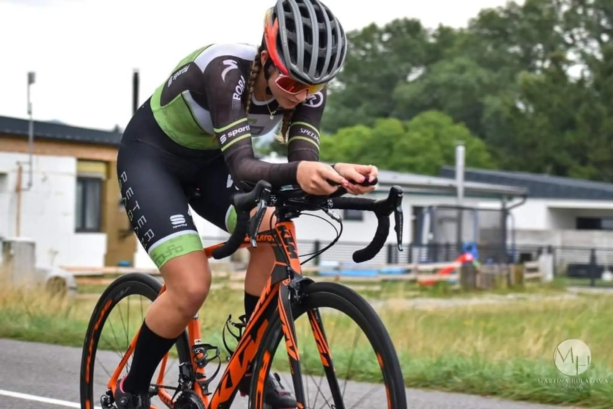 Kristína Tichá na bicykli.
