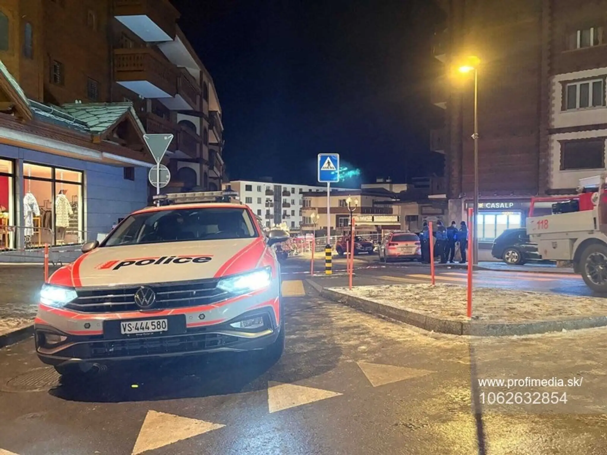 Požiar a explózia v lyžiarskom stredisku vo Švajčiarsku