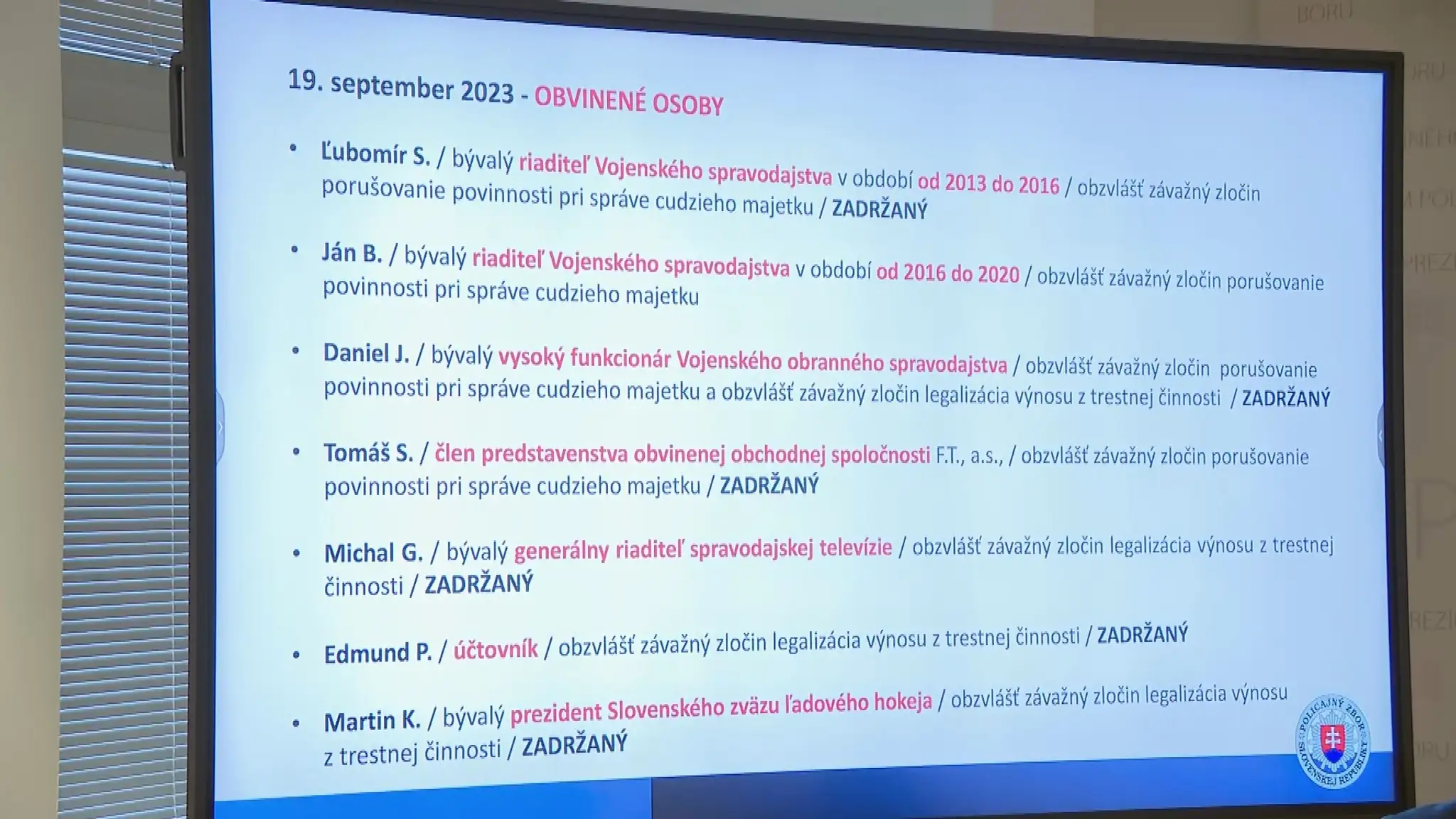 Na snímke obvinení a zadržaní počas akcie NAKA Vírus.
