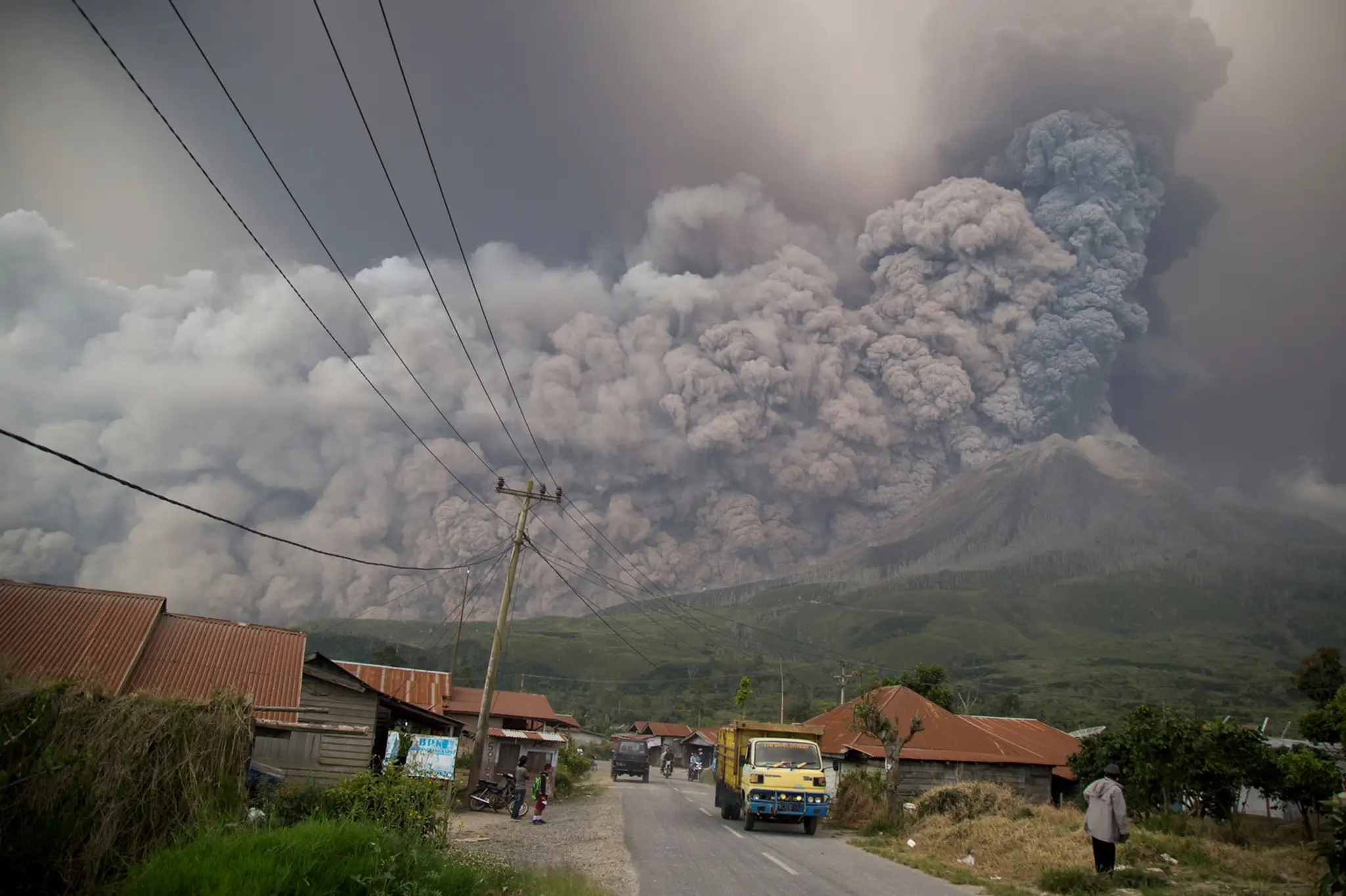 Sopka chrlila popol do výšky viac ako 5000 metrov. 