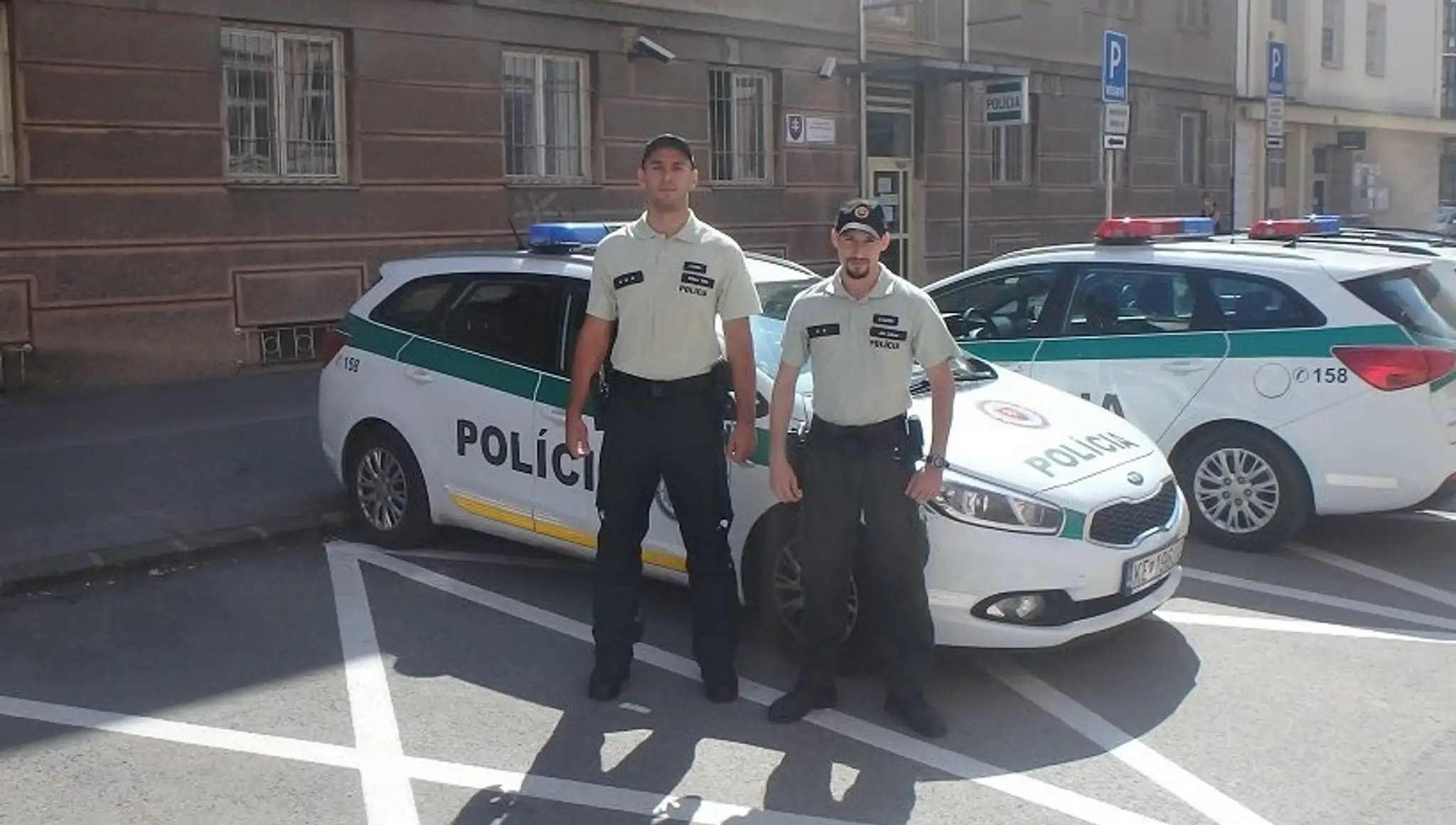 Ženu zachránili policajti.