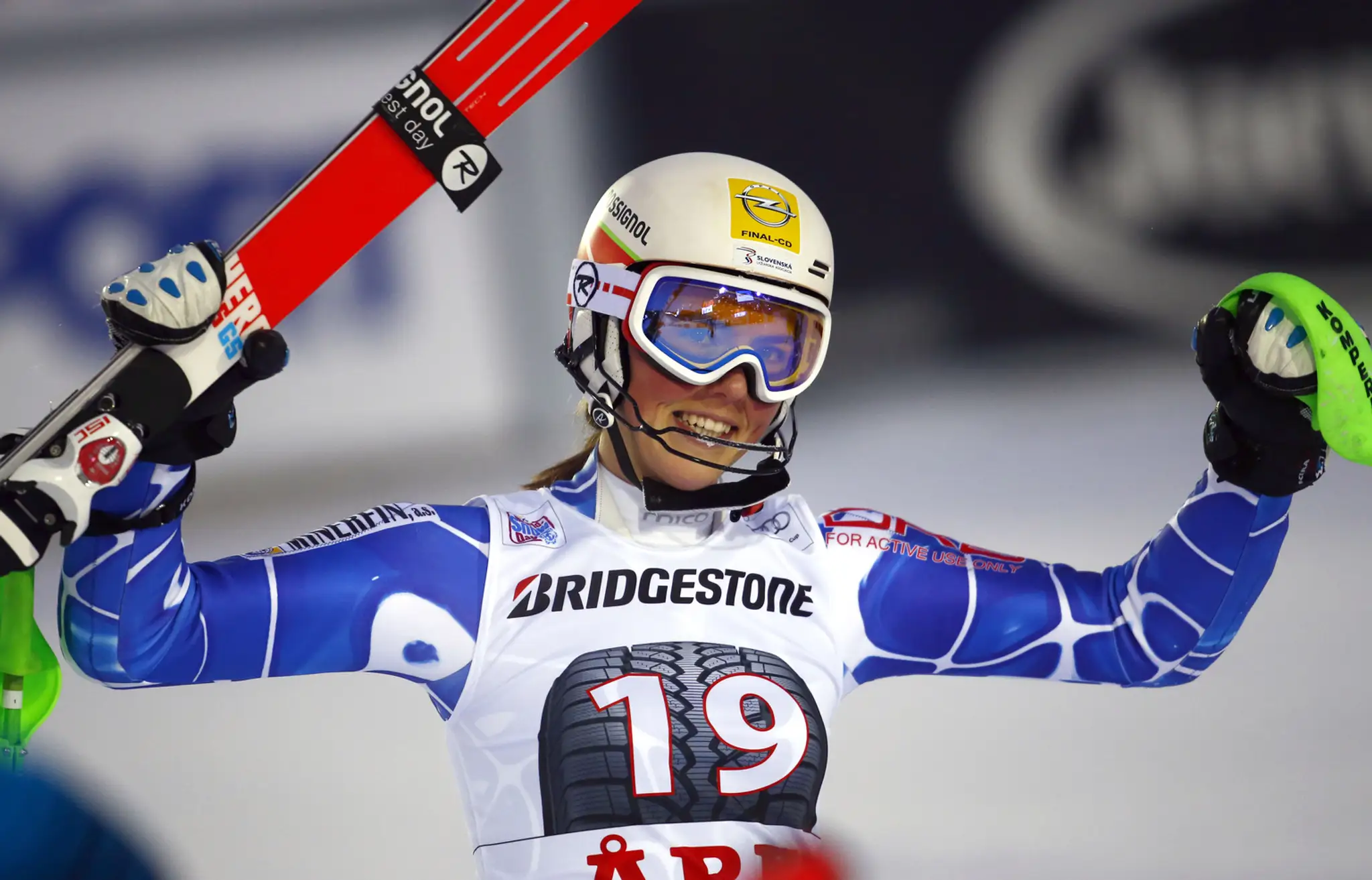 Víťazné gesto Petry Vlhovej v cieli slalomu Svetového pohára v alpskom lyžovaní vo švédskom Aare. 13. decembra 