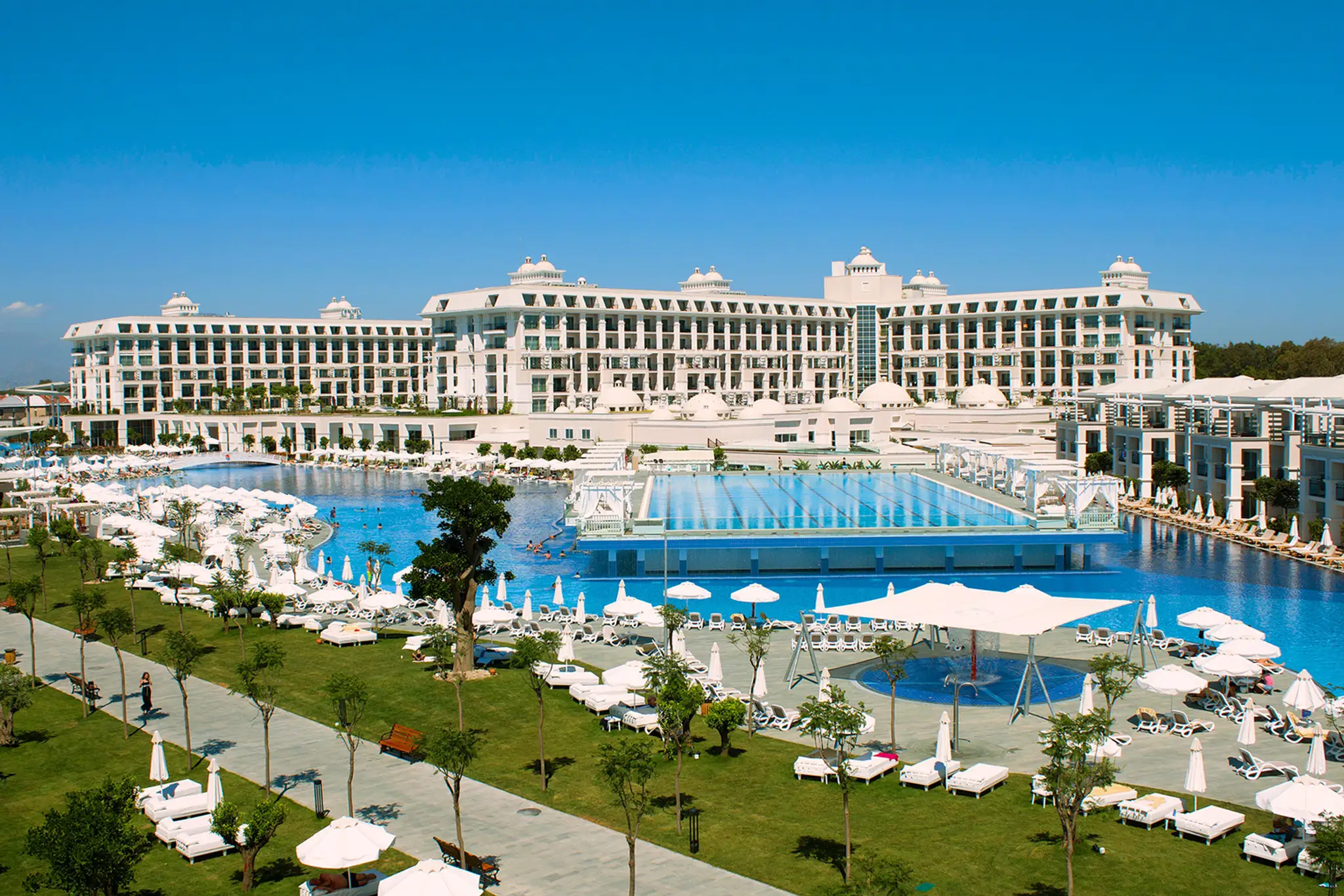 titulka Titanic_deluxe_belek.jpg