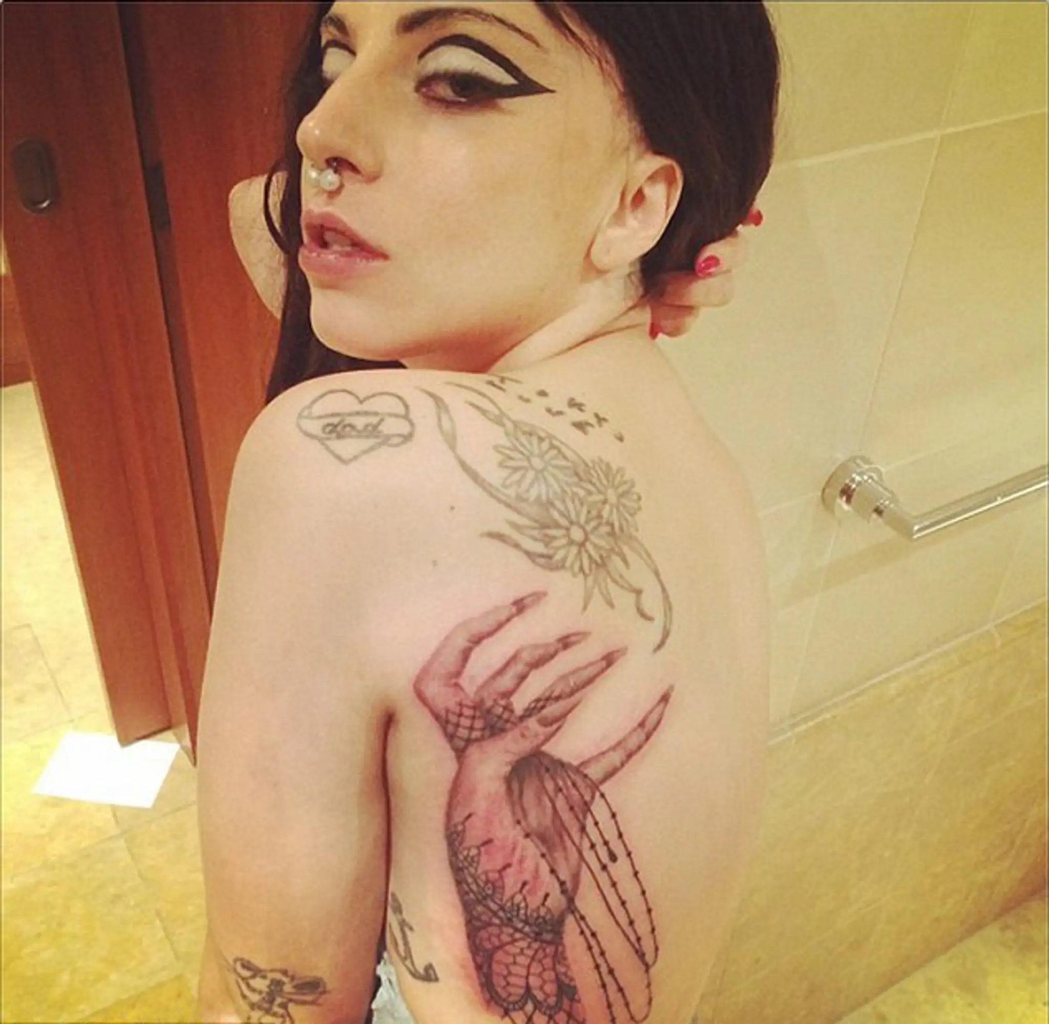 gaga1tetovanie.jpg
