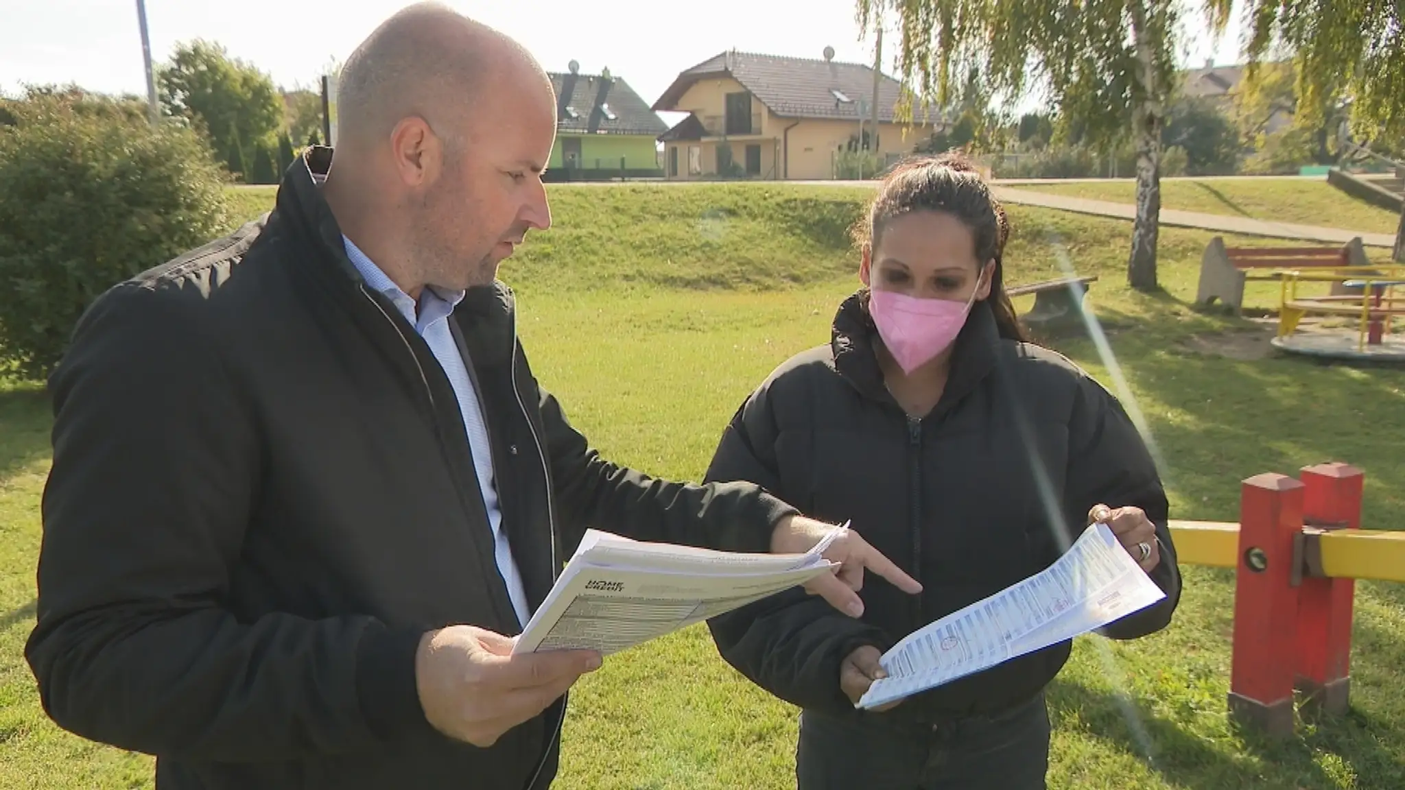 Reportér Braňo Tomaga a pani Júlia.