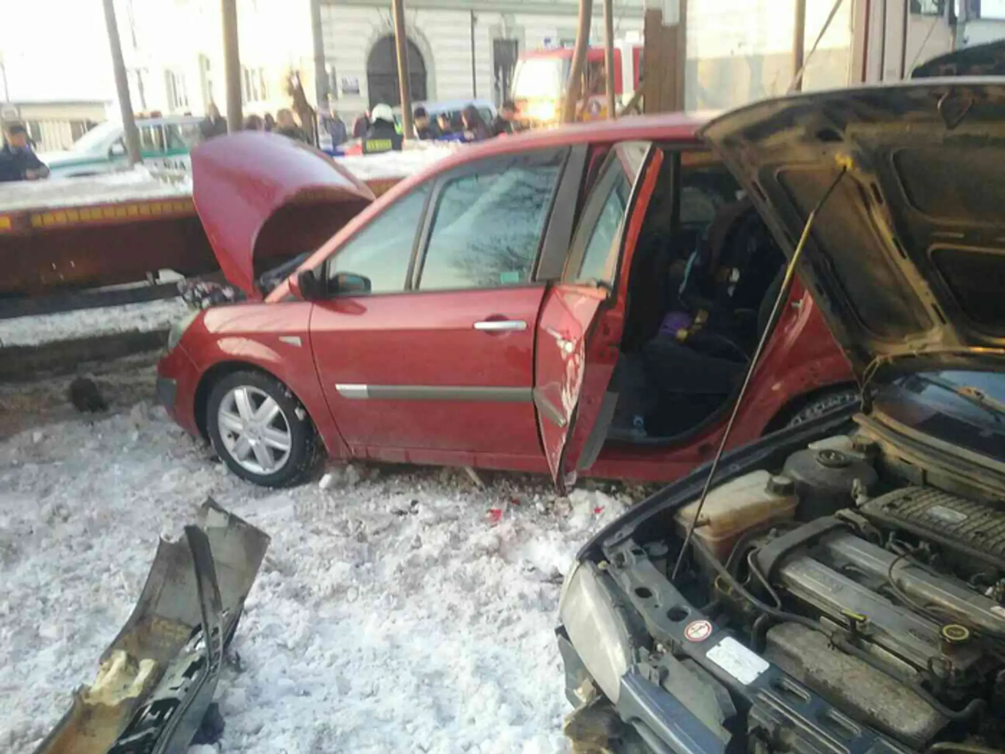 Osobné auto skončilo v kamióne.