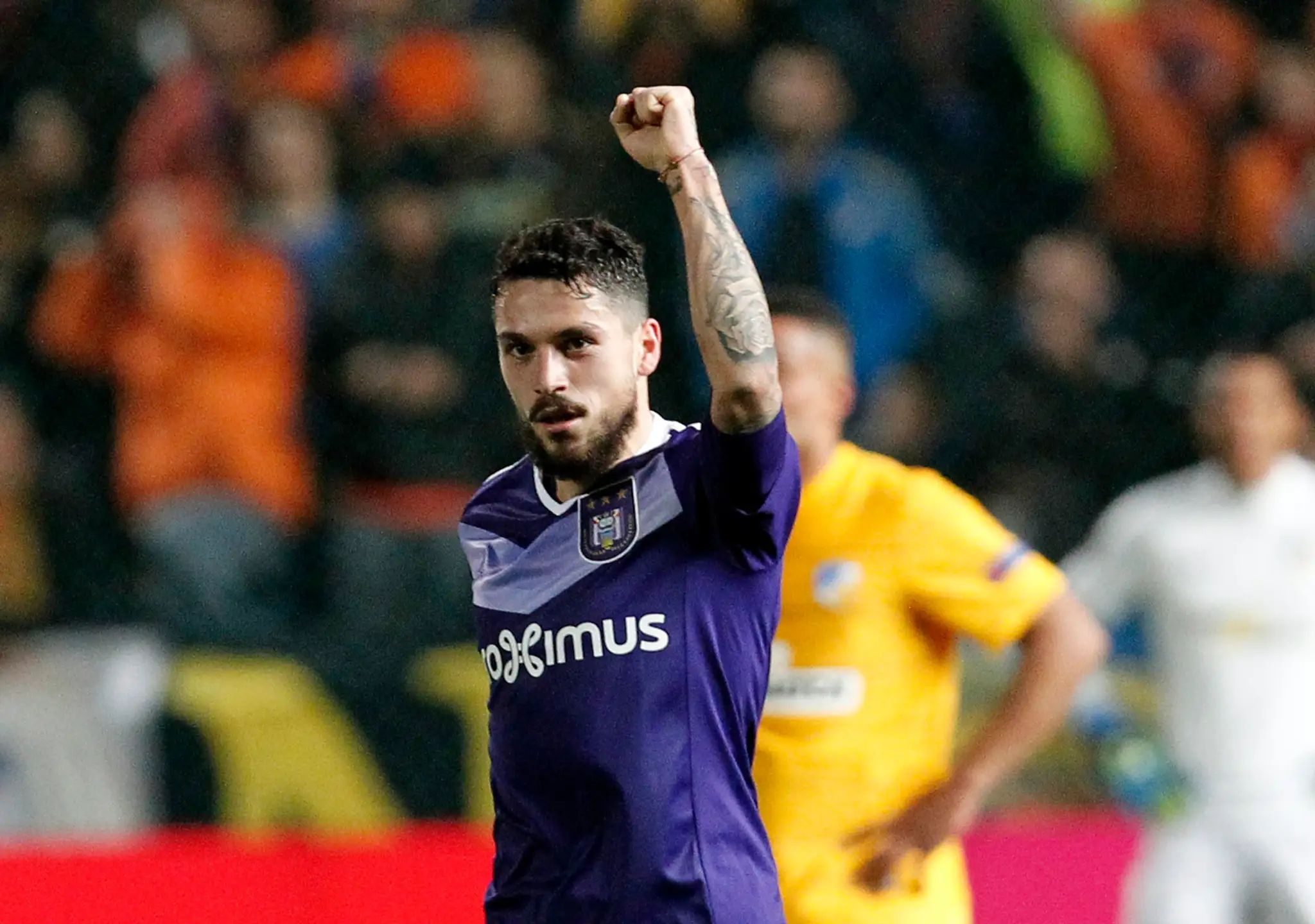 Nicolae Stanciu z Anderlechtu sa raduje z gólu v osemfinále EL proti APOELu.
