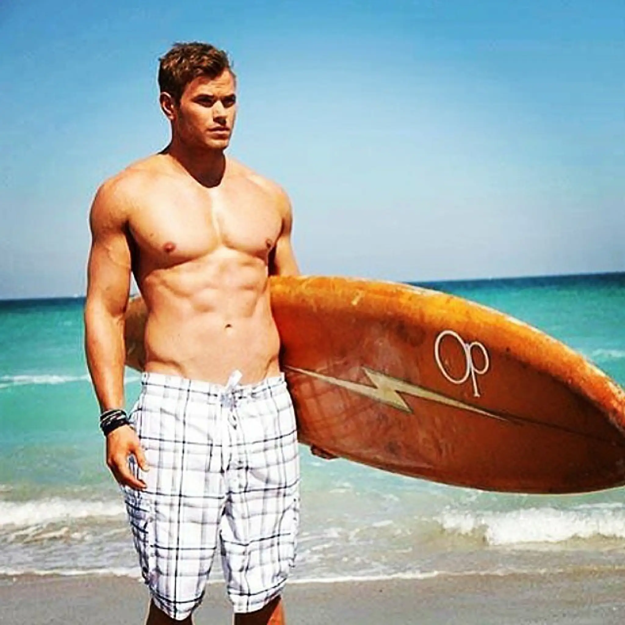 kellan lutz.jpg