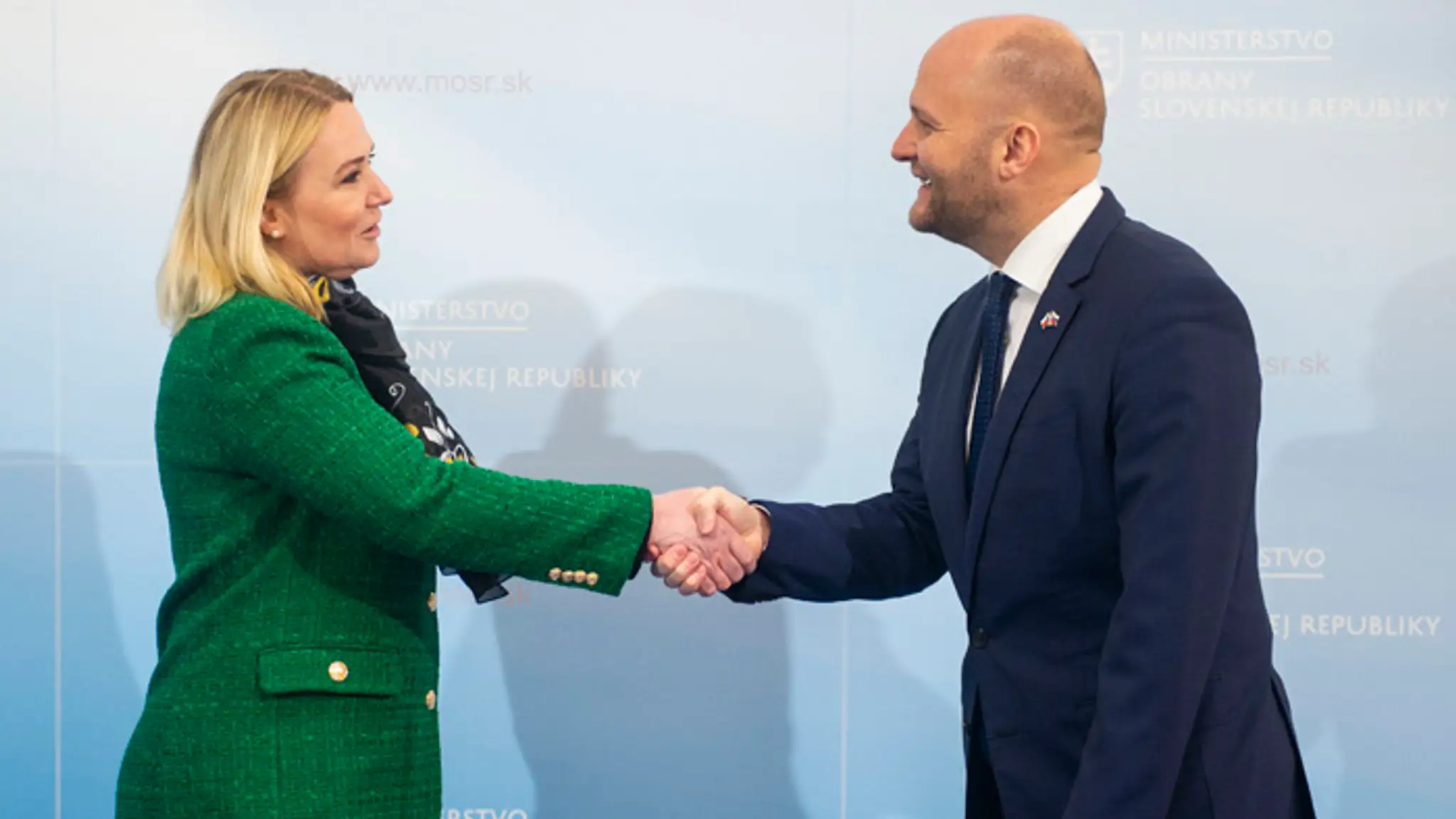 Ministri obrany Česka a Slovenska Jana Černochová a Jaroslav Naď.