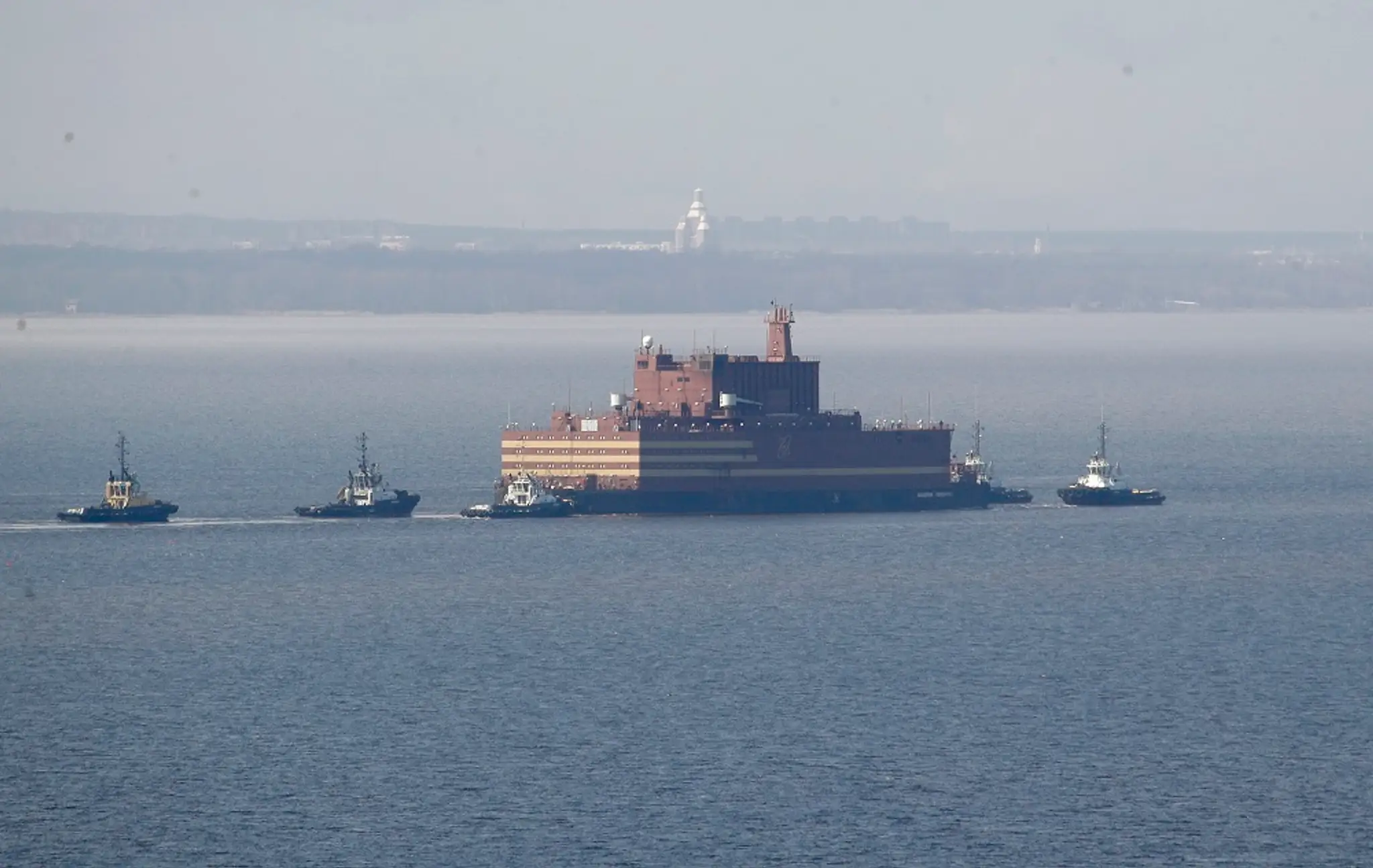 Akademik Lomonosov.