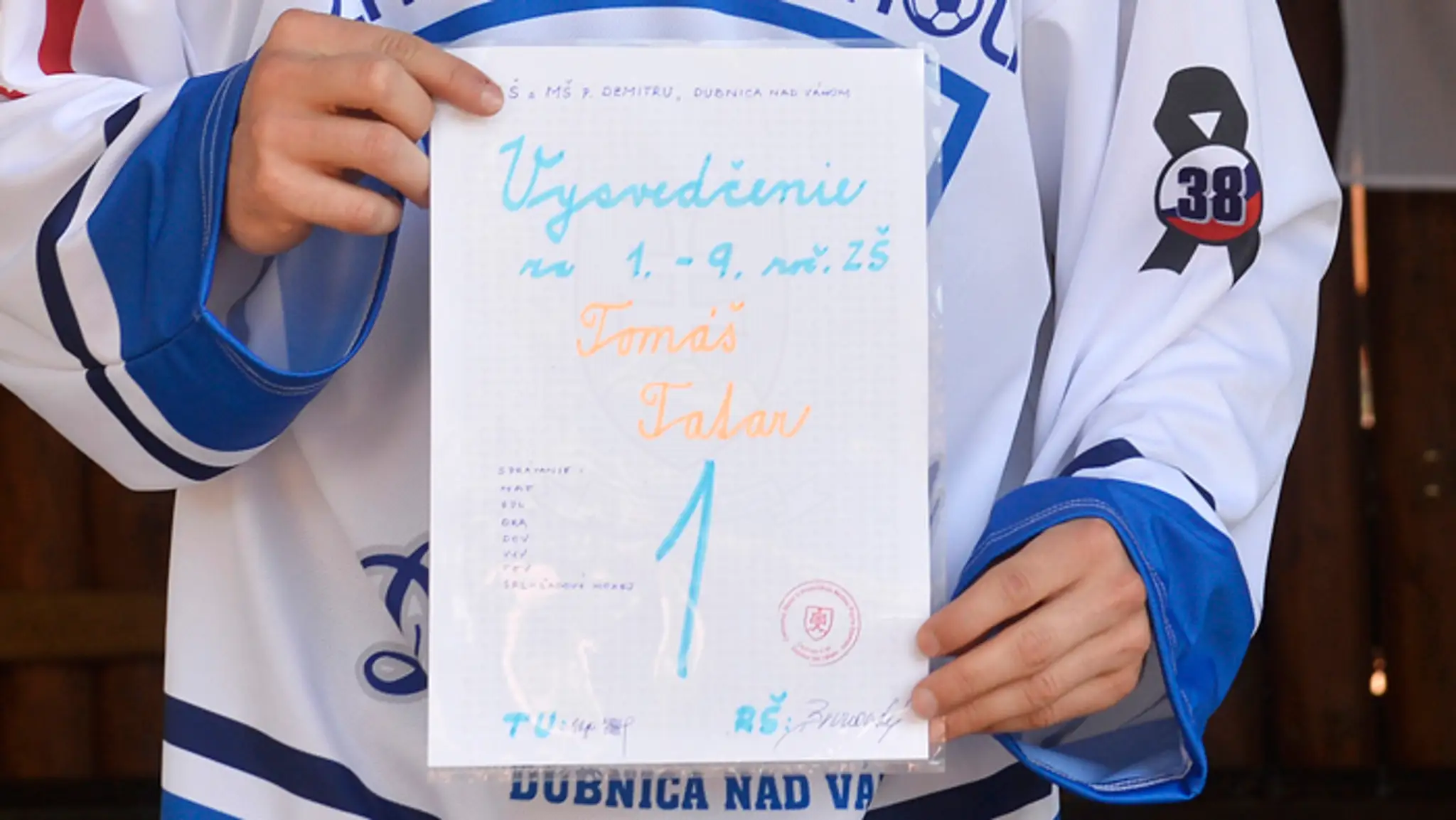 Vysvedčenie Tomaša Tatara zo ZŠ a MŠ Pavla Demitru v Dubnici nad Váhom.
