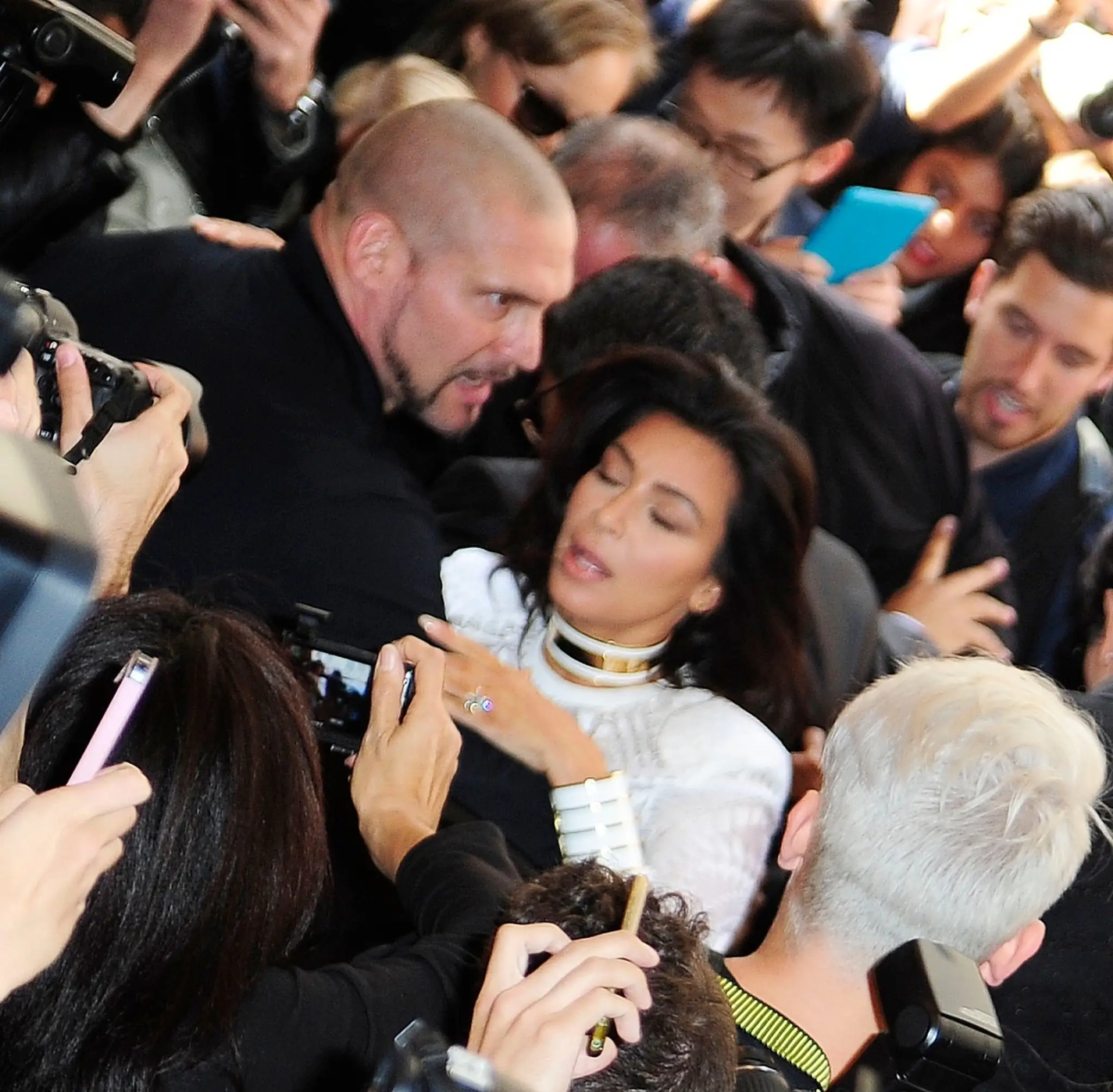 Kim Kardashian v Paríži napadol fanúšik.