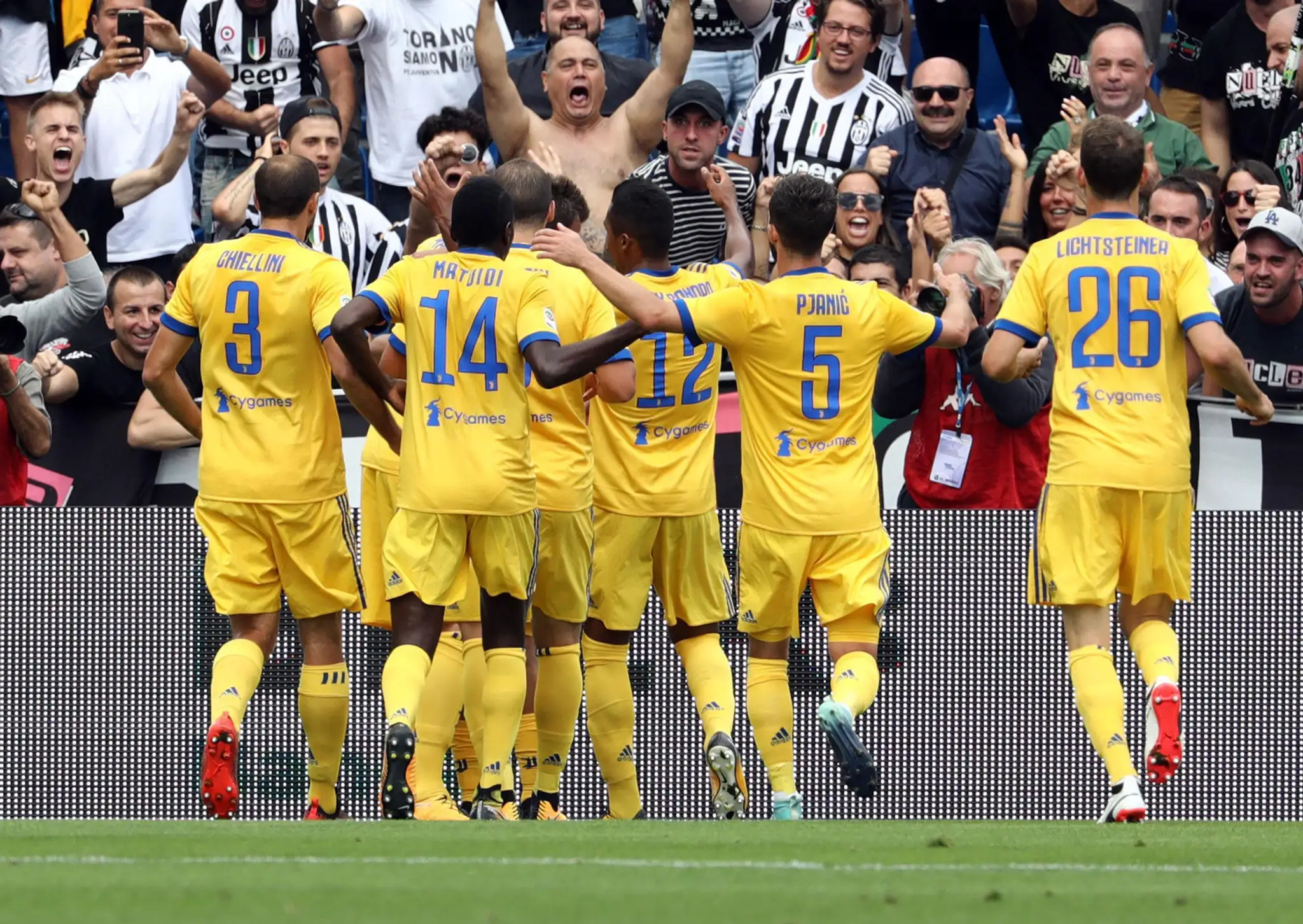Hráči Juventusu oslavujú.