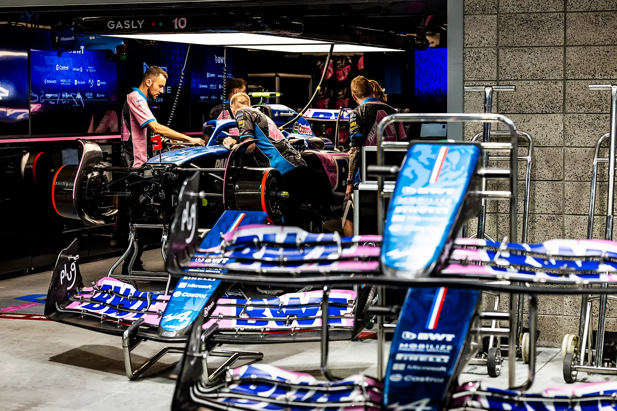 Mechanici tímu Alpine na VC Las Vegas.