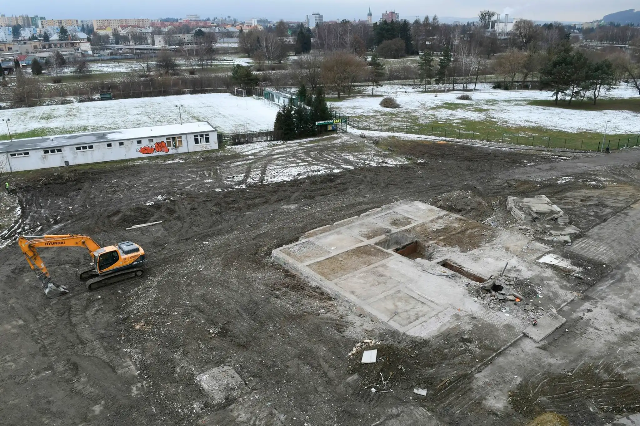 Rodinný dom v Cíferi, kde objavili vtáčiu chípku.
