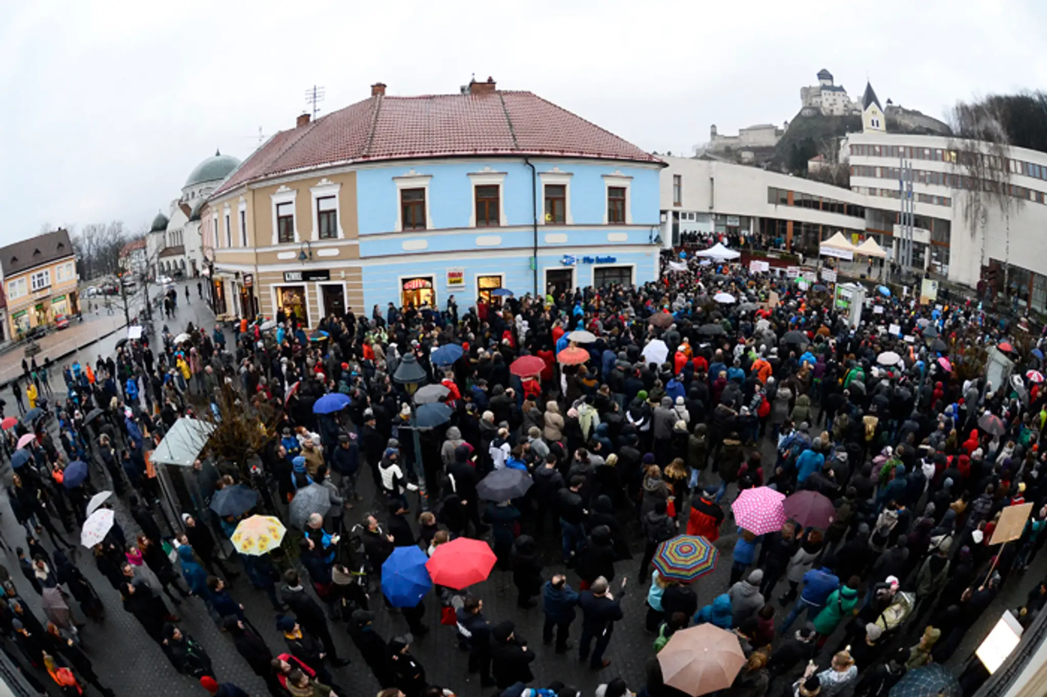 Trenčiansky protest Za slušné Slovensko.