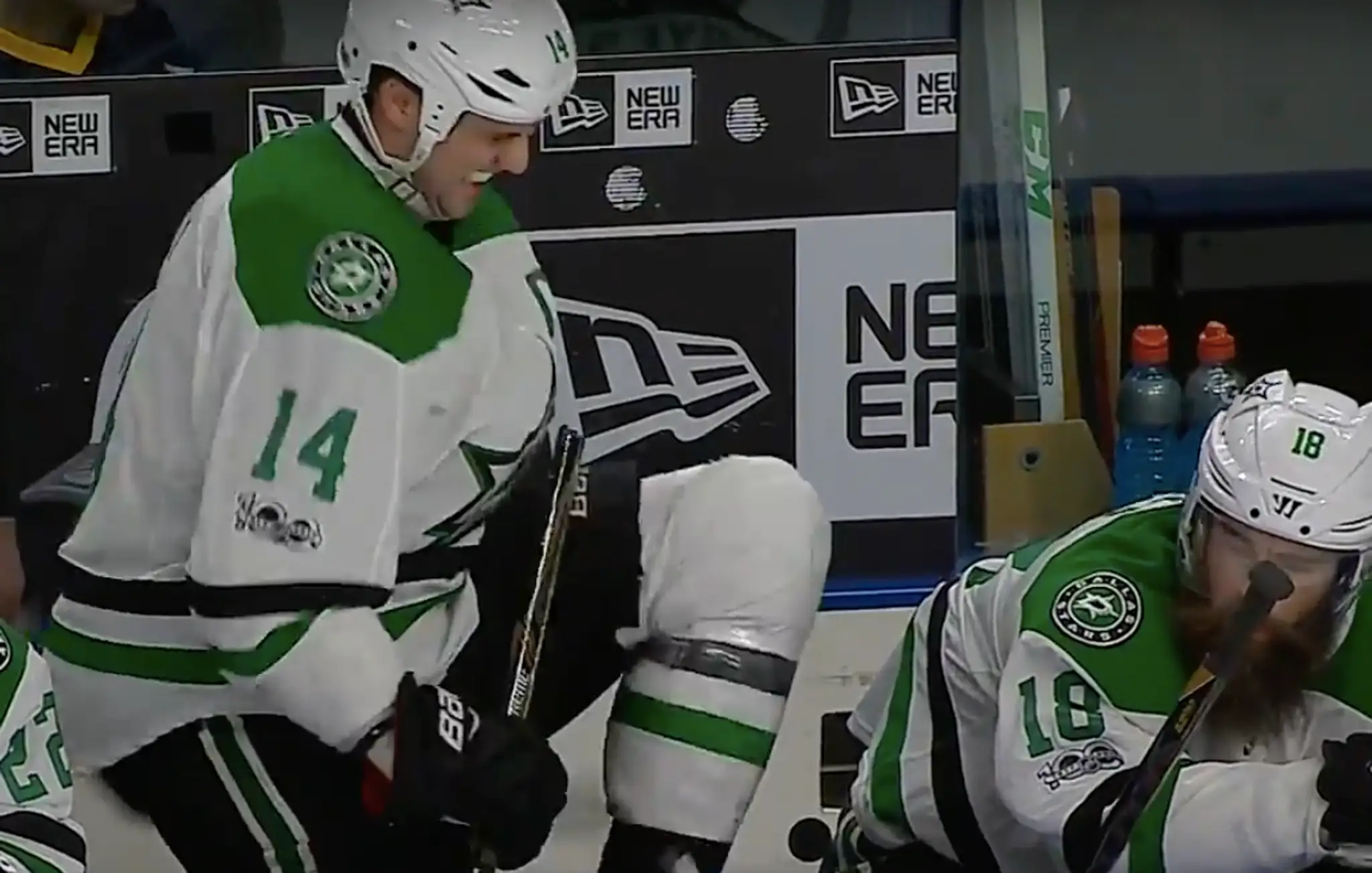 Frustrovaný Jamie Benn zlomil svoje fokejky