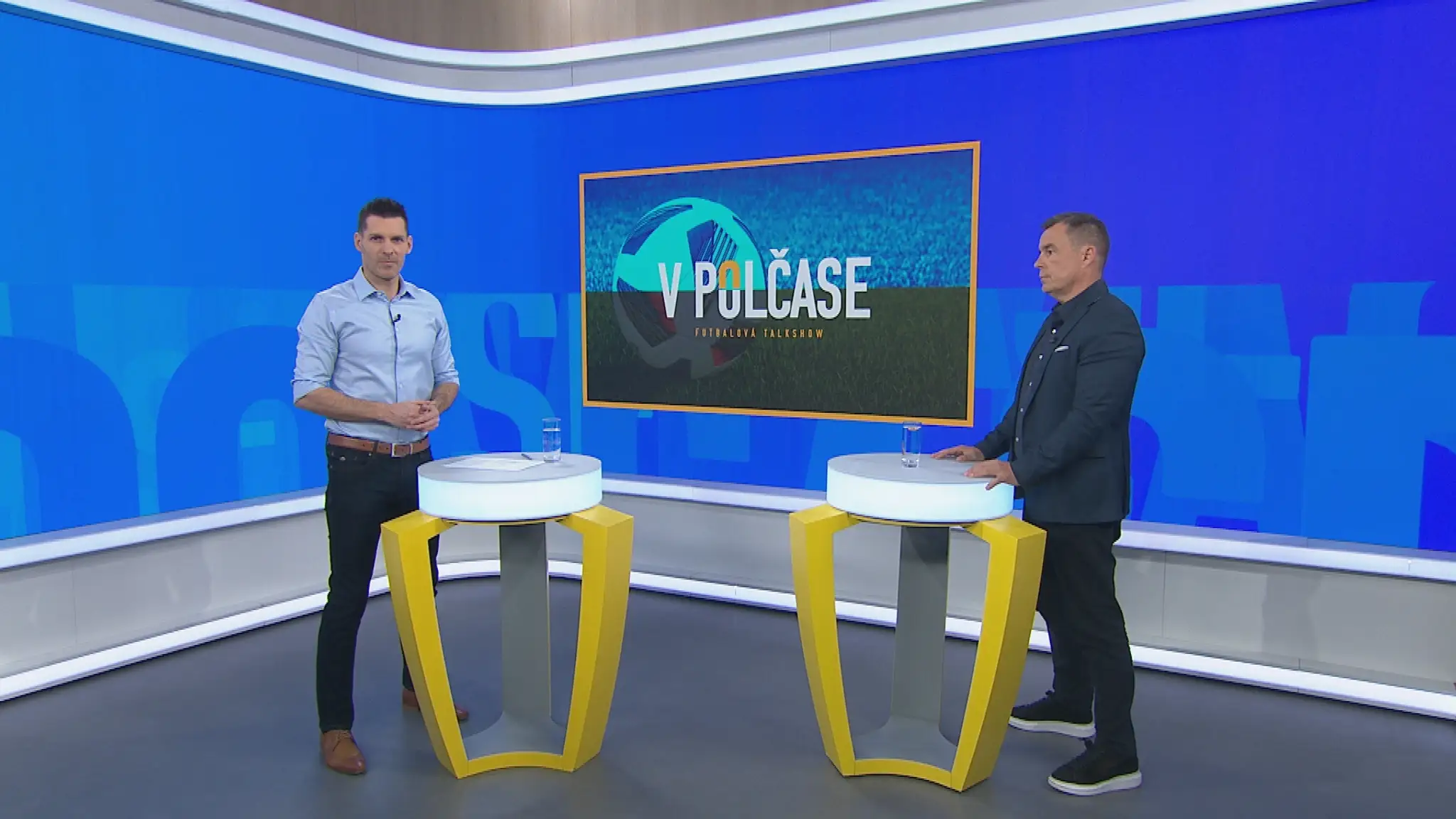 Moderátor Marian Tomčák a Róbert Paldan v Talkshow V polčase.