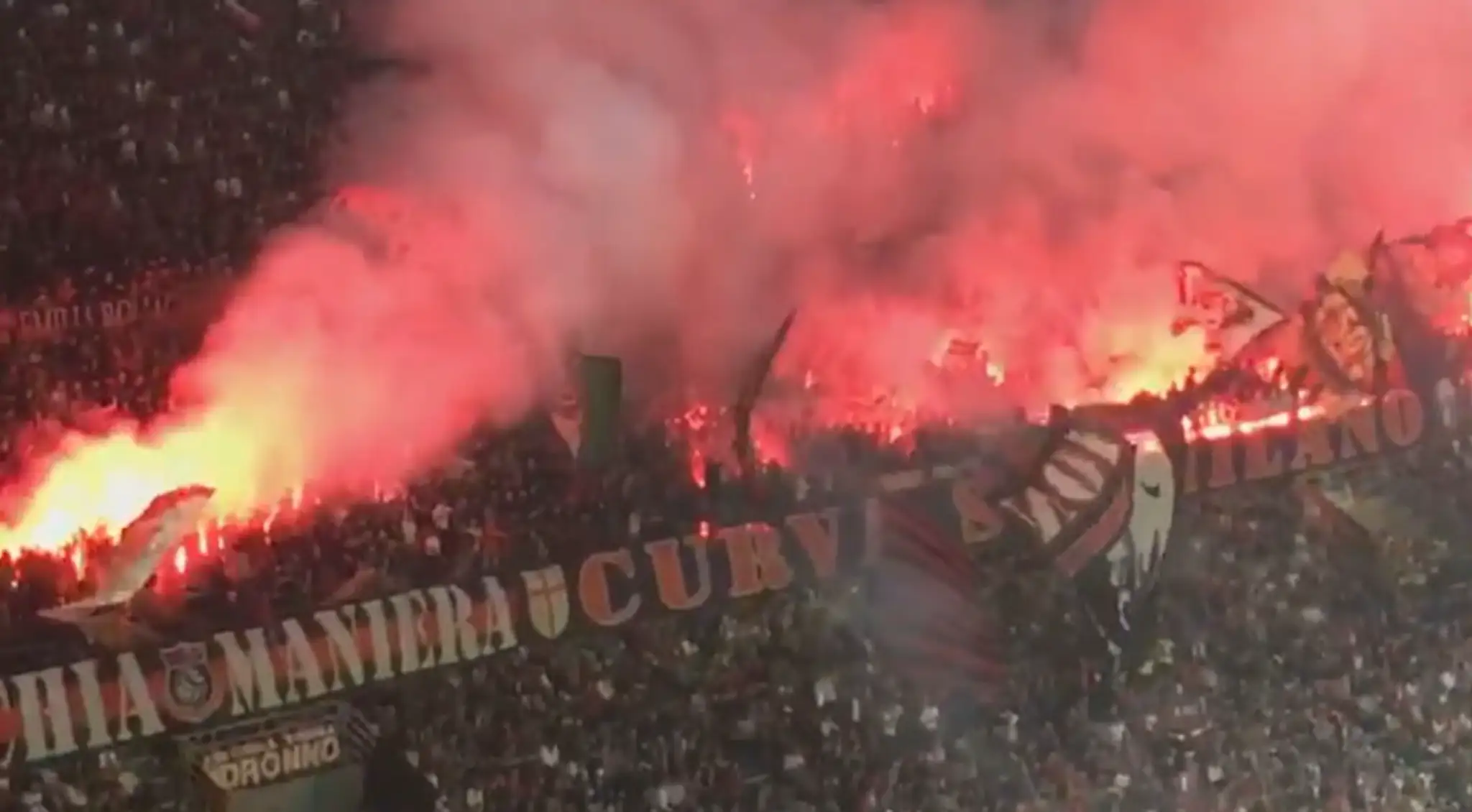 AC Miláno fanúšikovia.