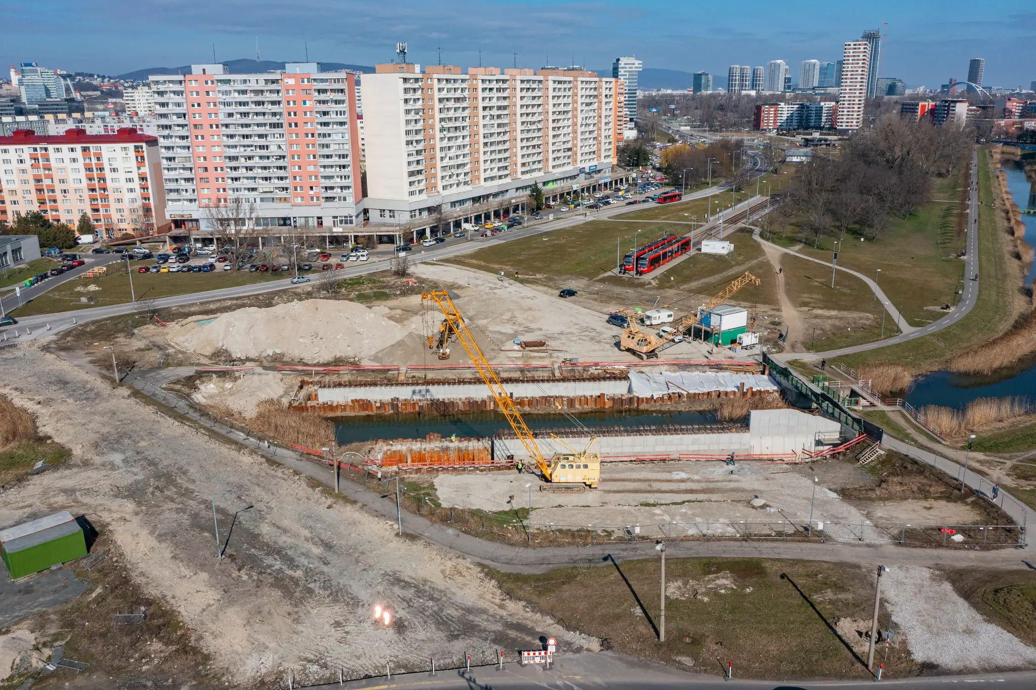 Výstavba električkovej trate do Petržalky