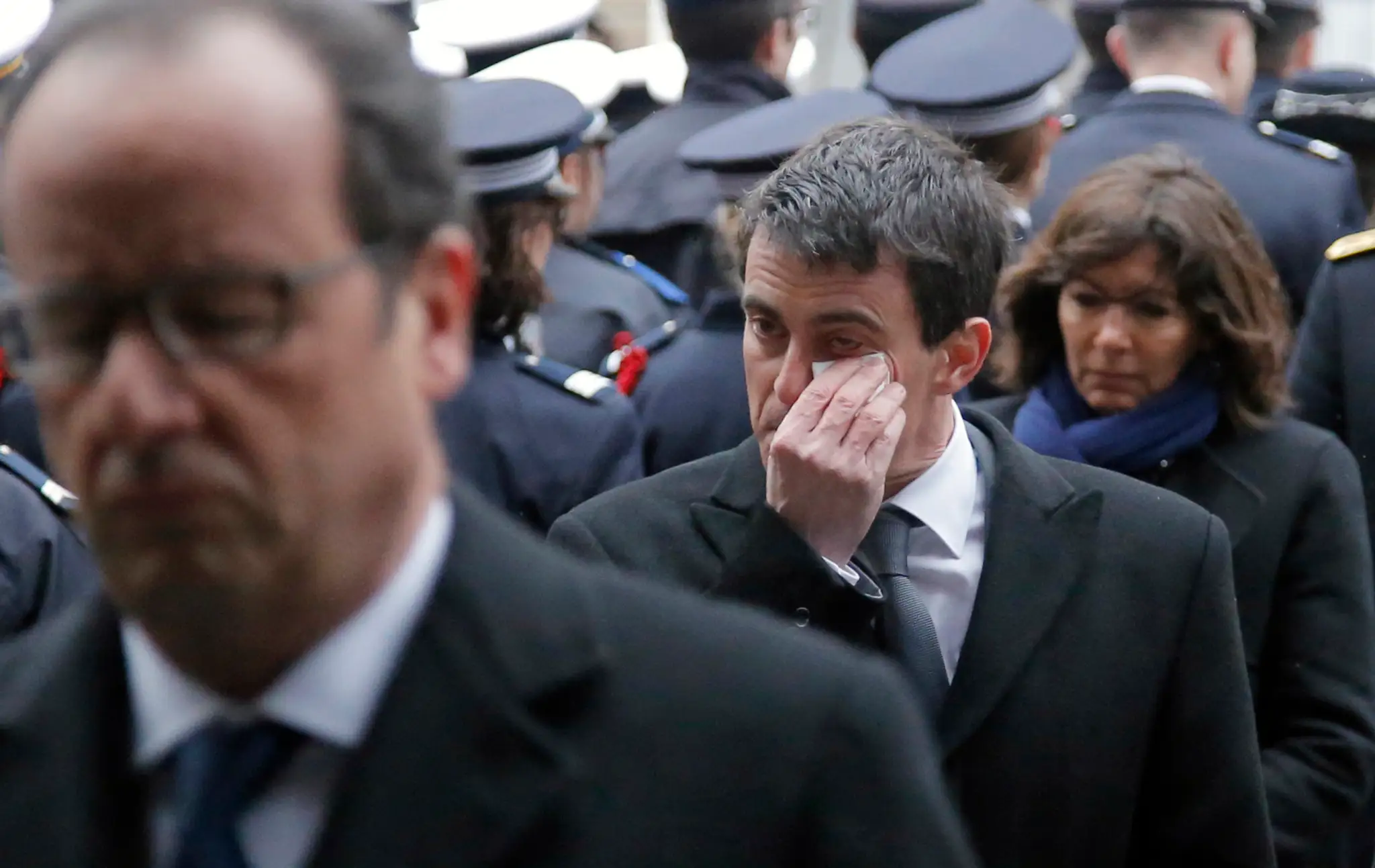 Pohreb policajtov, ktorí zomreli počas útoku teroristov v Paríži. 