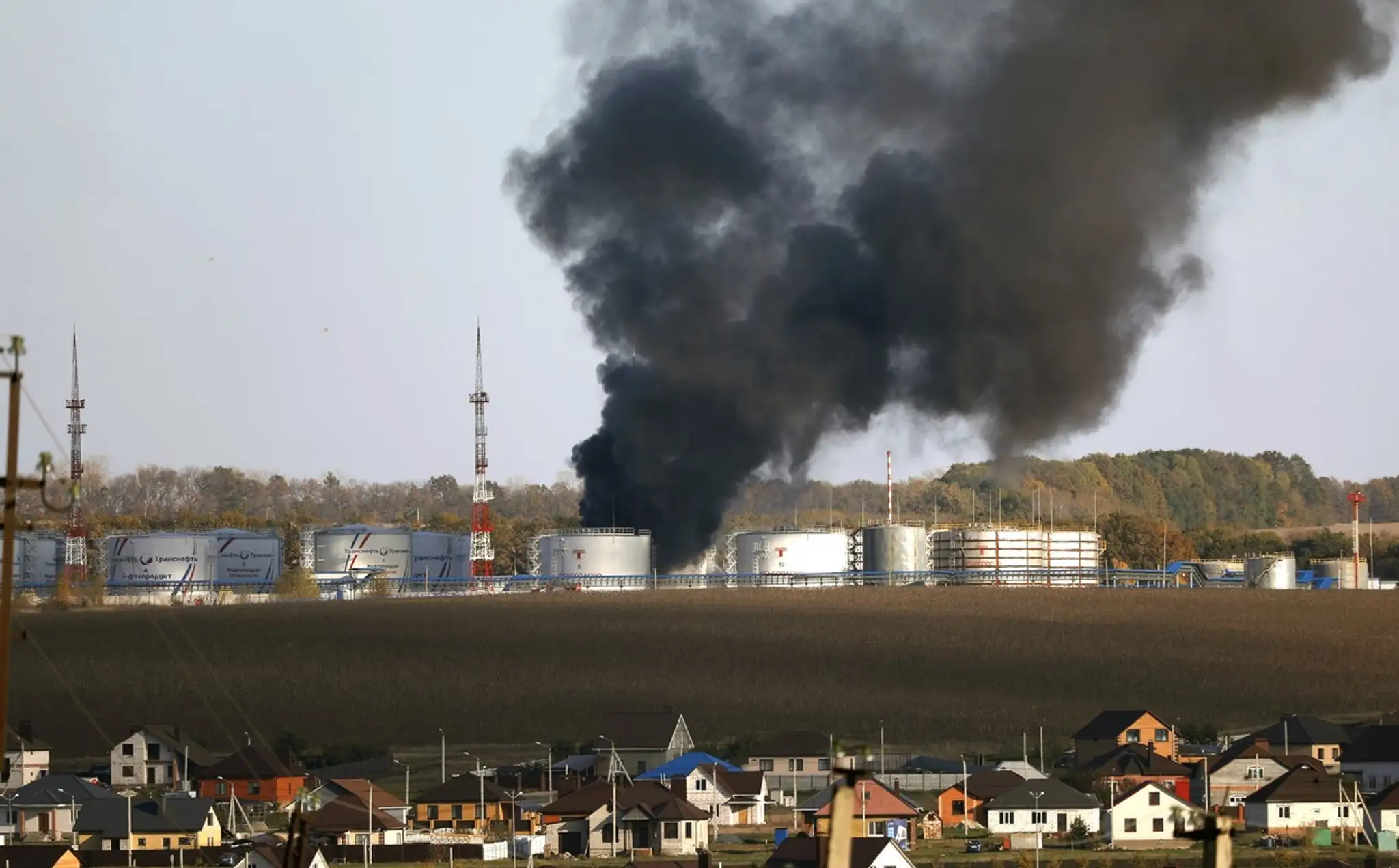 Ruský ropný sklad v Belgorodskej oblasti zasiahli rakety.