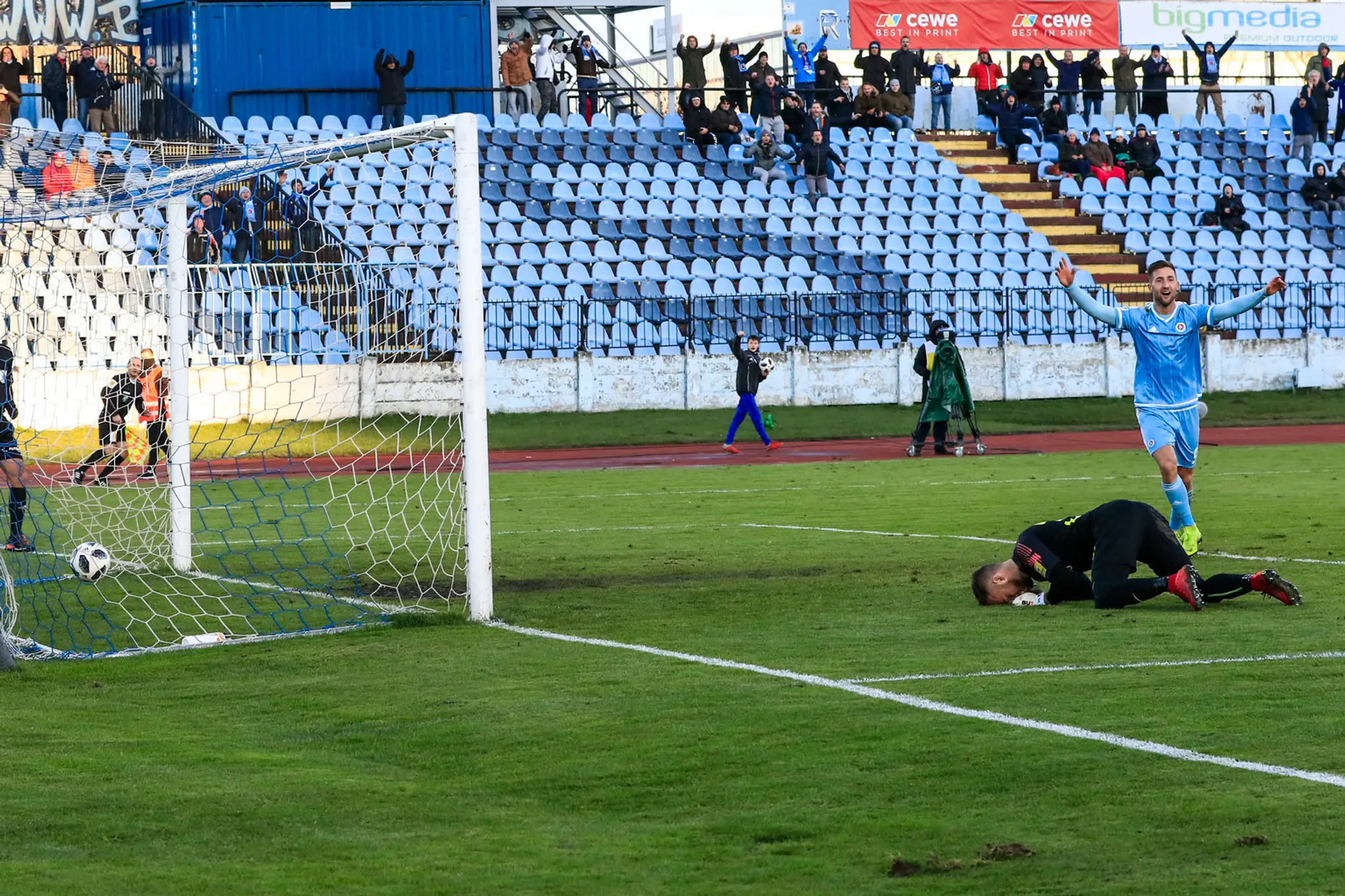 Zo zápasu Slovan - Žilina.