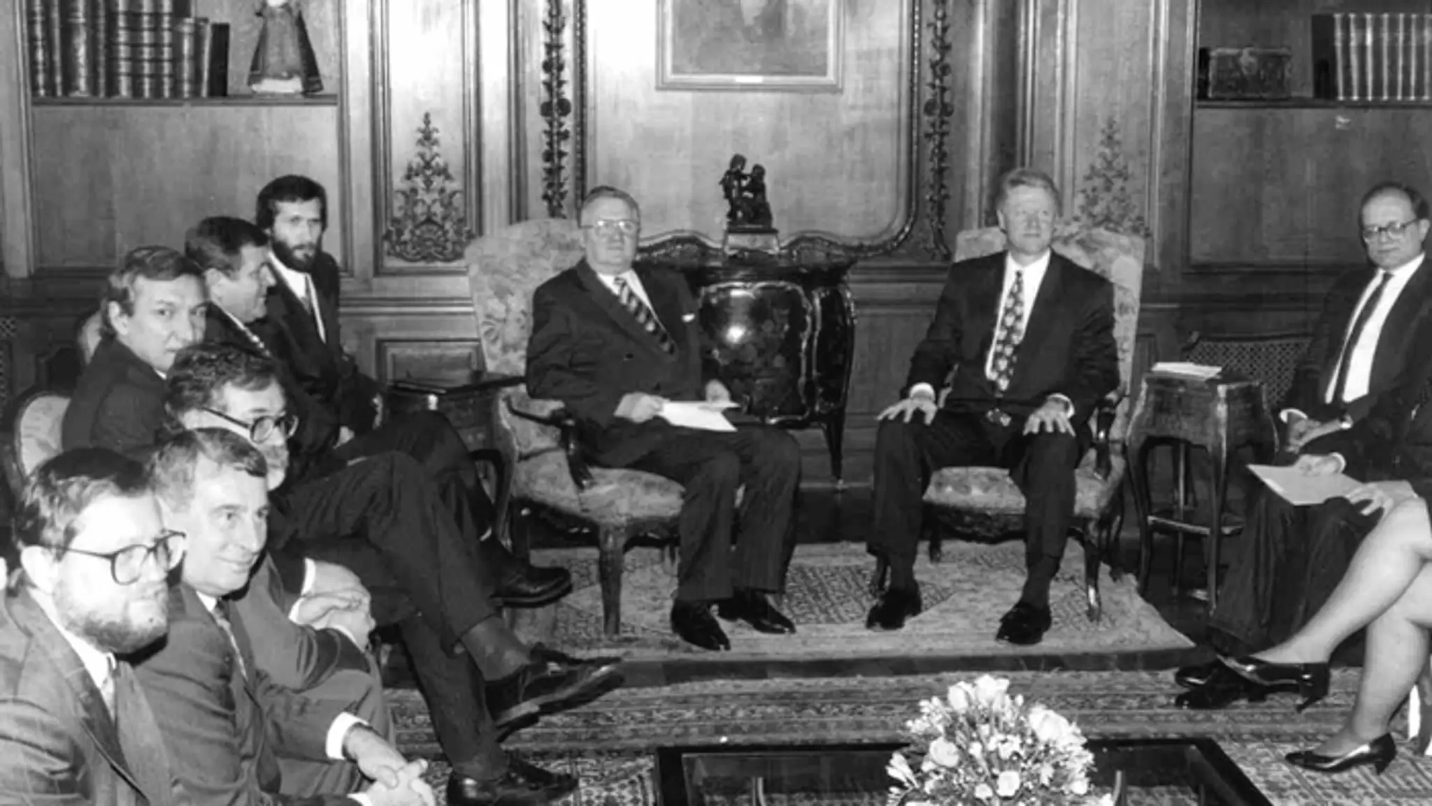 B. Clinton prijíma v januári 1994 našu delegáciu v Prahe. Zľava: S. Kozlík, J. Tóth, J. Prokeš, J. Moravčík, V. Mečiar, tlmočník