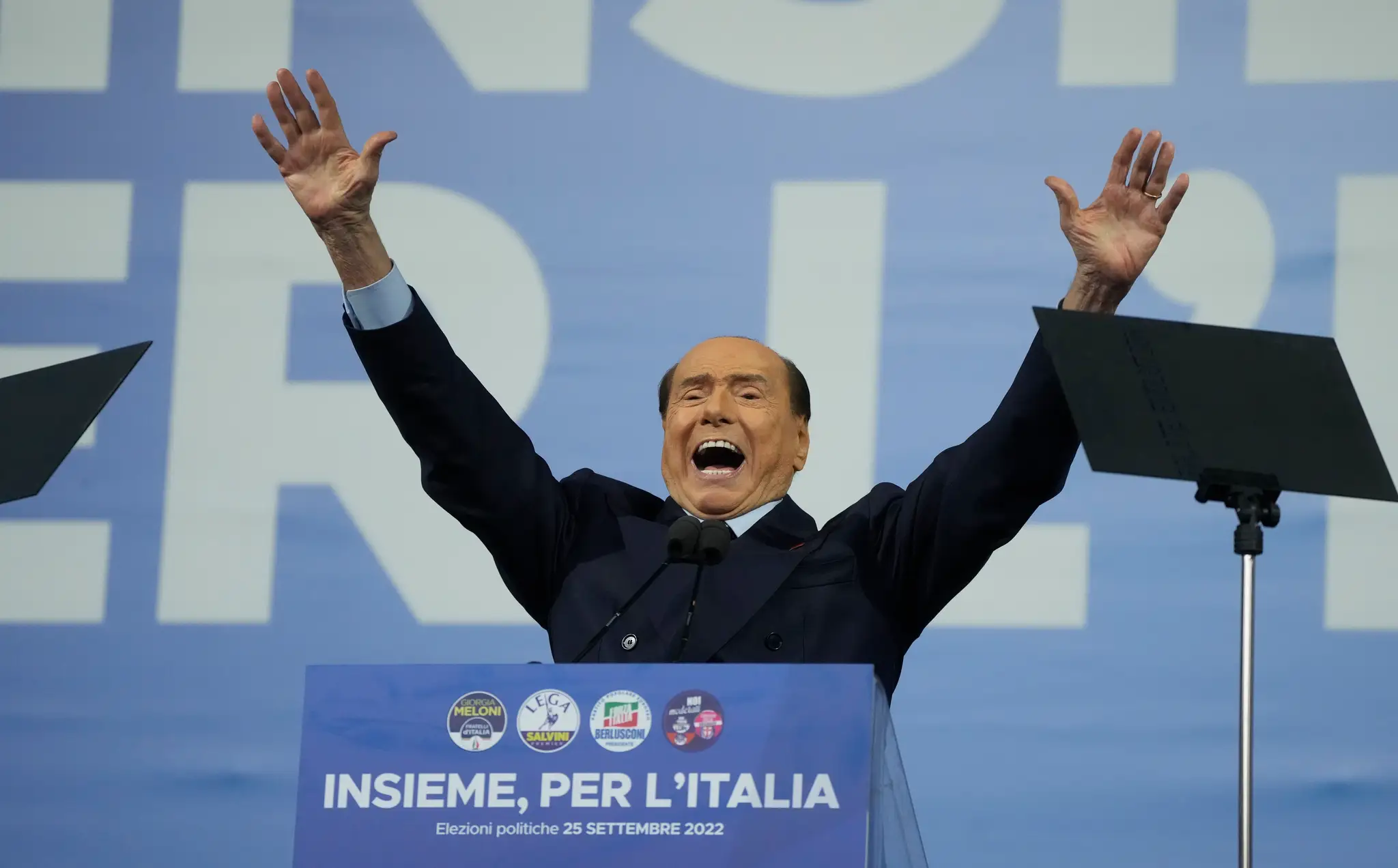 Na snímke bývalý taliansky premiér a líder politickej strany Vpred Taliansko (Forza Italia; FI) Silvio Berlusconi počas záverečného stretnutia pravicovej trojkoalície v predvolebnej kampani v Ríme