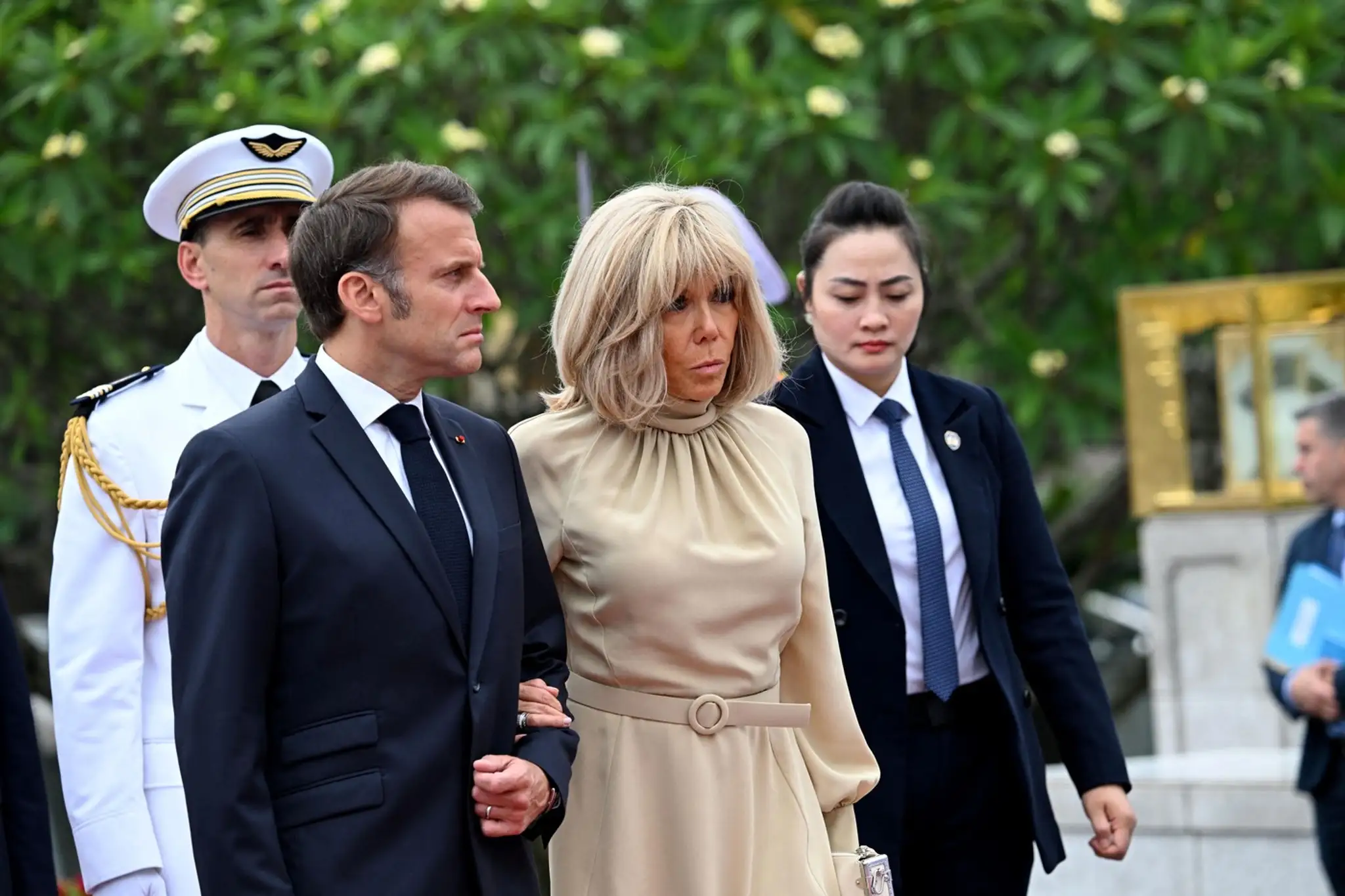 Francúzsky prezident Emmanuel Macron s manželkou 