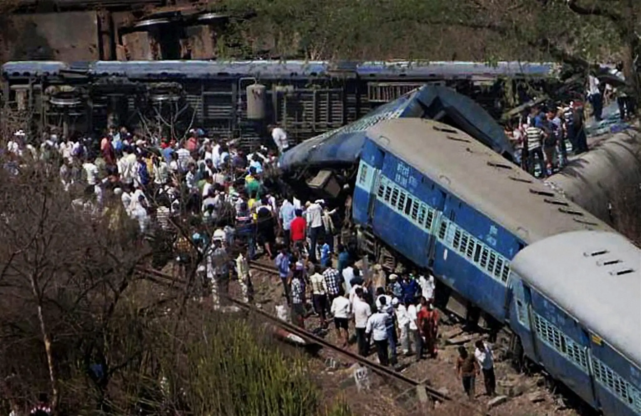India_Train_Derails075659148443.jpg