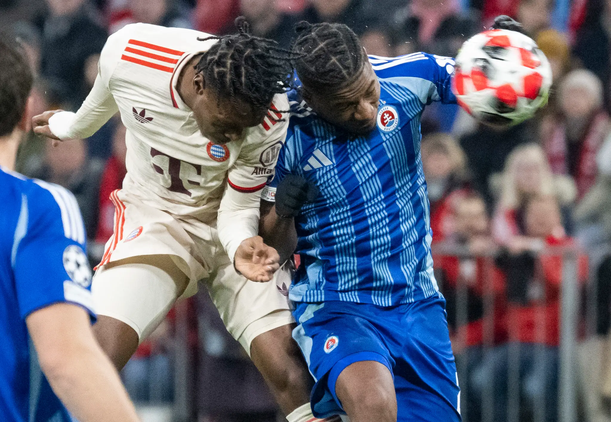 Momentka zo zápasu Bayern Mníchov - Slovan Bratislava