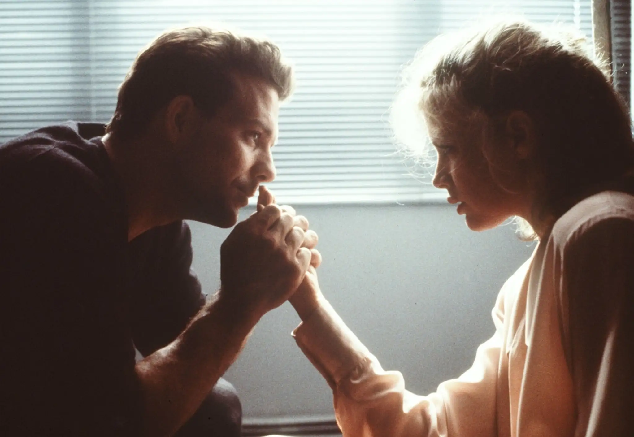 Kim Basinger a Mickey Rourke v legendárnej snímke 9 a 1/2 týždňa.