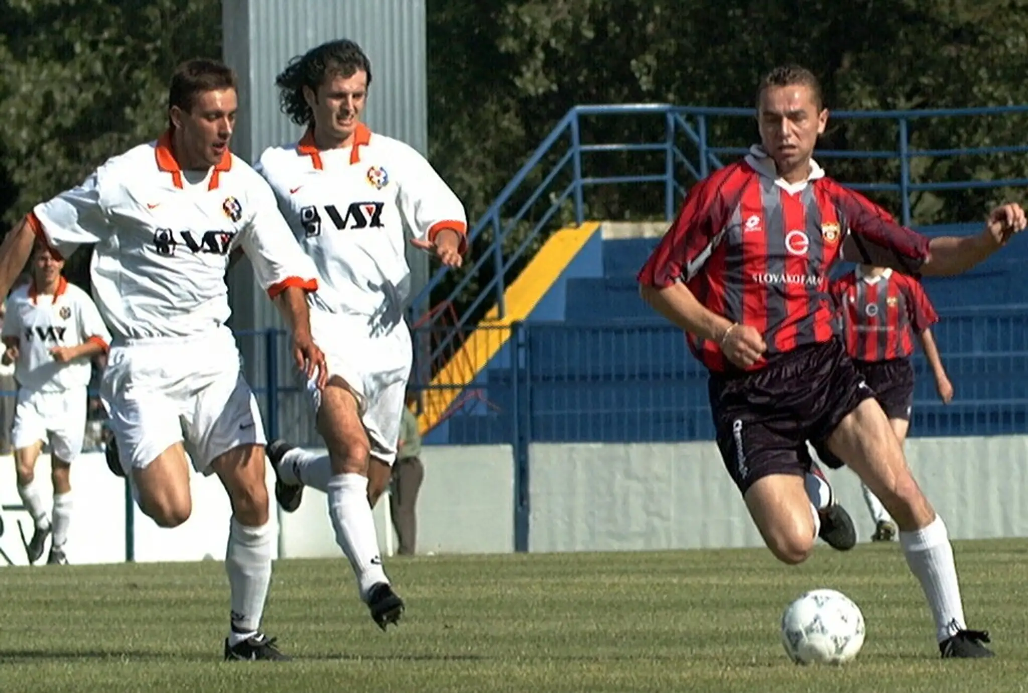 Ruslan Ľubarskij (prvý zľava) v drese košického FC.