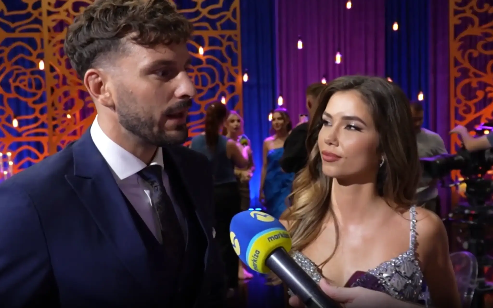 Vie o tom Karolína?