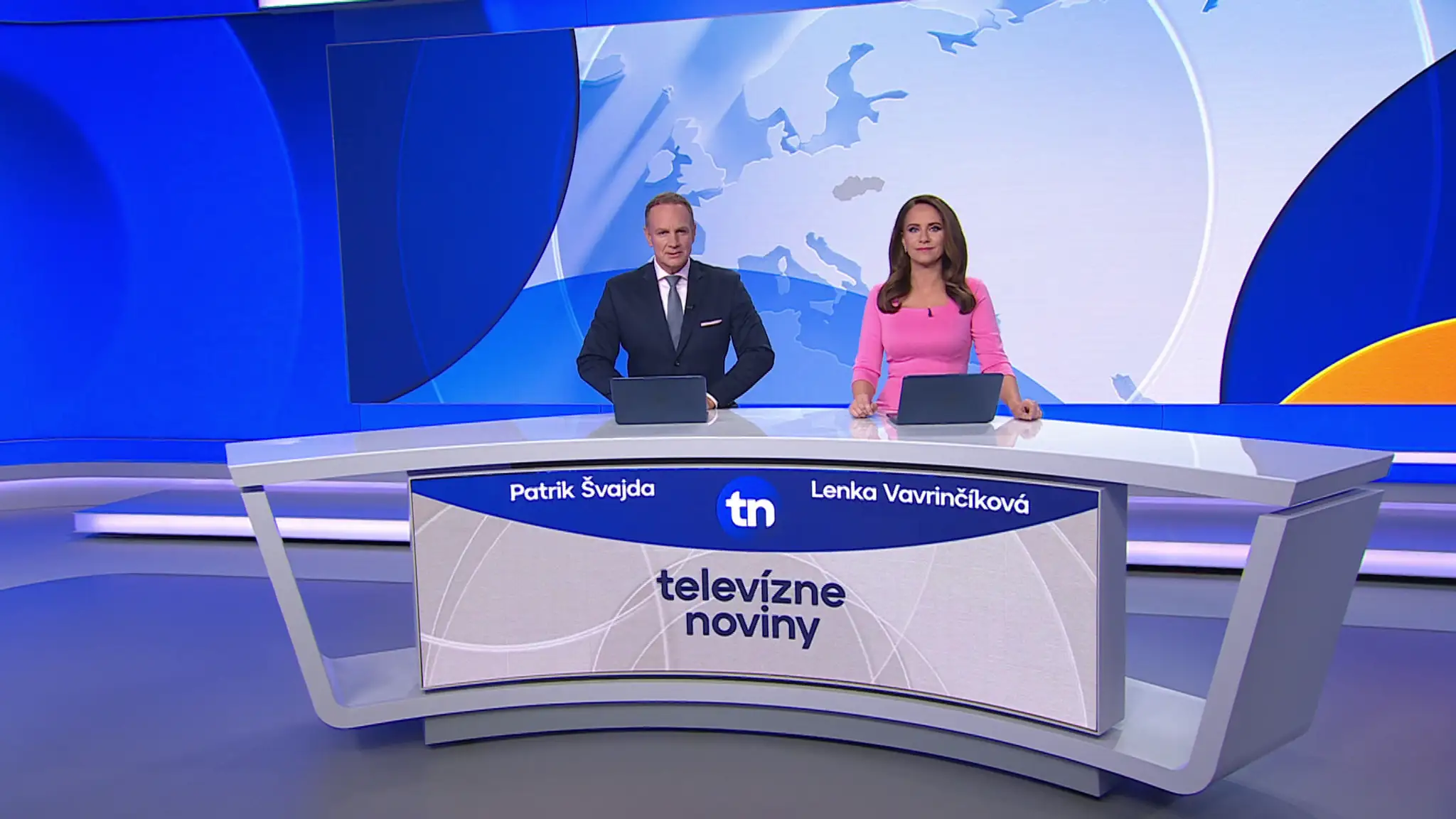 Patrik Švajda a Lenka Vavrinčíková v relácii Televízne noviny