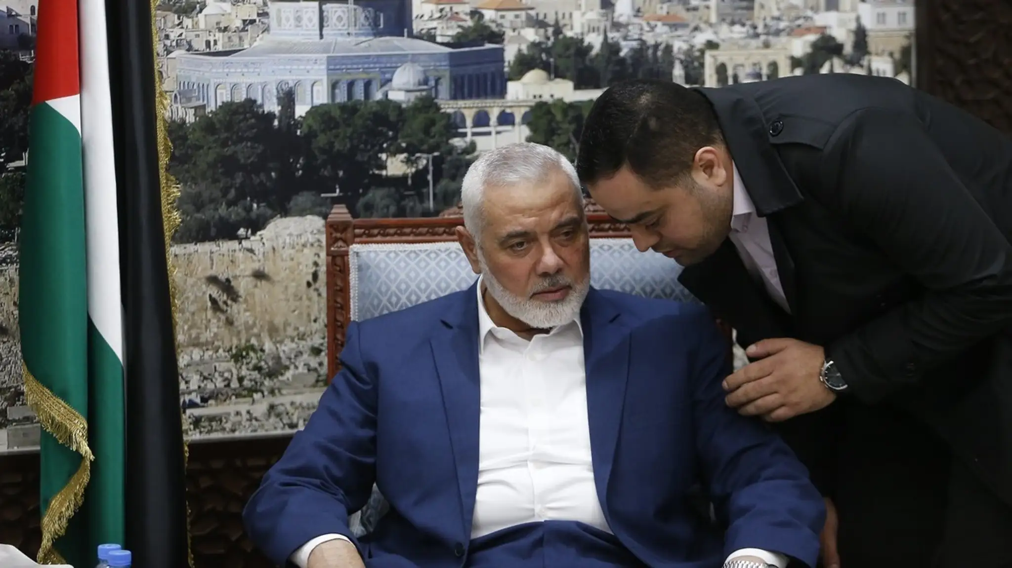 Líder militantného hnutia Hamas Ismail Haníja počas stretnutia s iránskym ministrom zahraničných vecí.