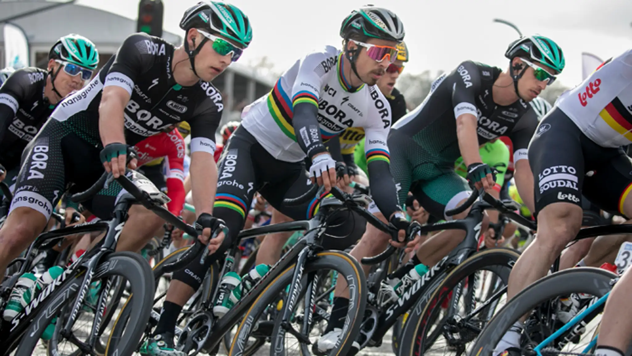 Peter Sagan s jazdcami tímu  Bora Hansgrohe.